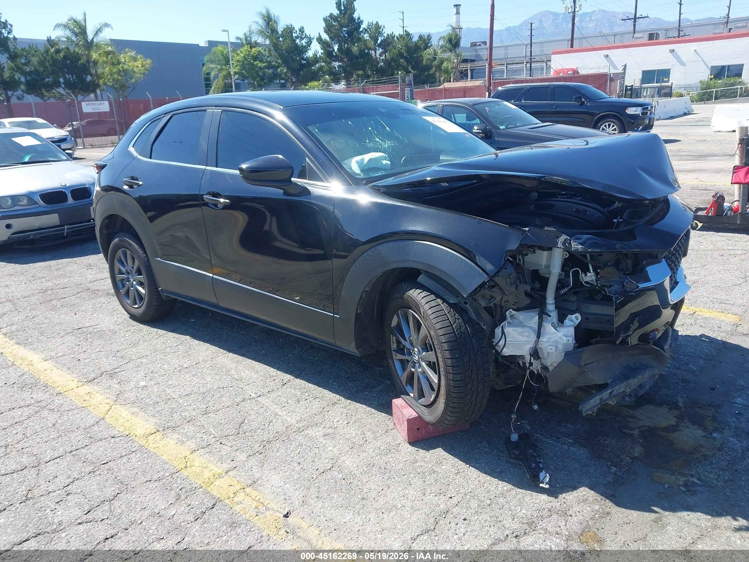 2021 Mazda CX-30 S, VIN 3MVDMBAL7MM223079 — Front end