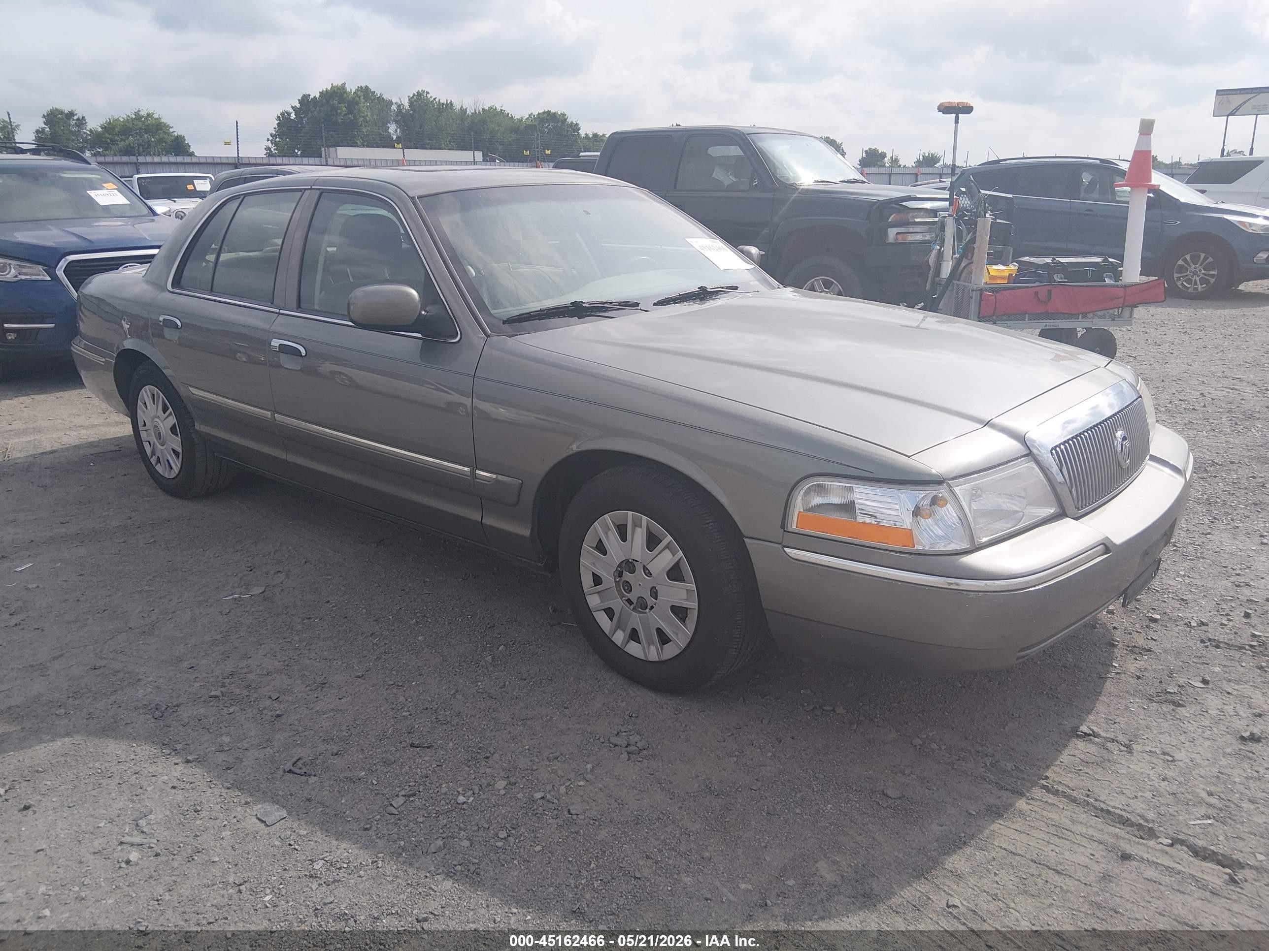 2004 Mercury Grand Marquis GS, VIN 2MEFM74W54X642466 — Normal wear