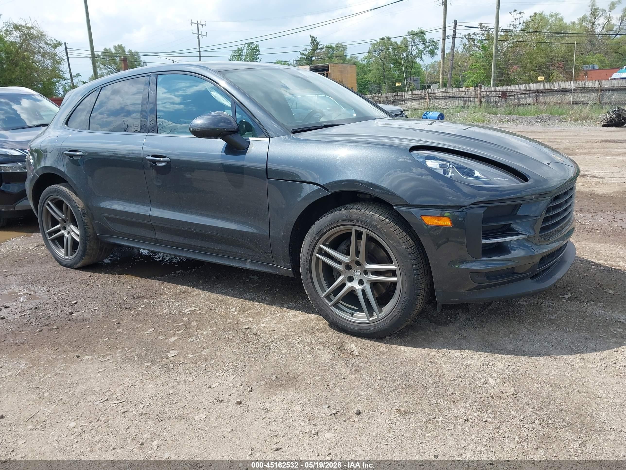 2020 Porsche Macan, VIN WP1AA2A57LLB10536 — Front end