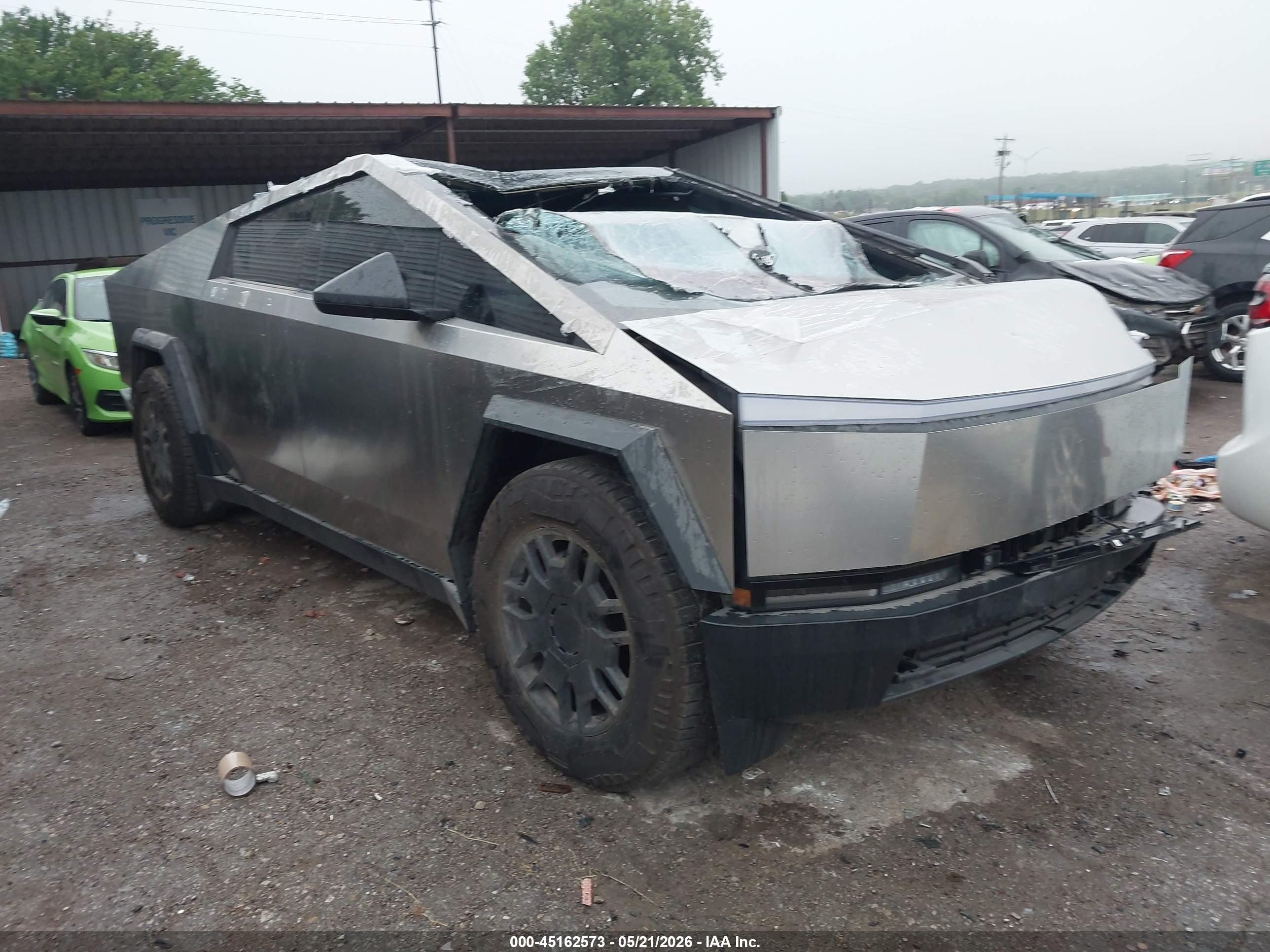 2024 Tesla Cybertruck, VIN 7G2CEHED8RA010454 — Front end