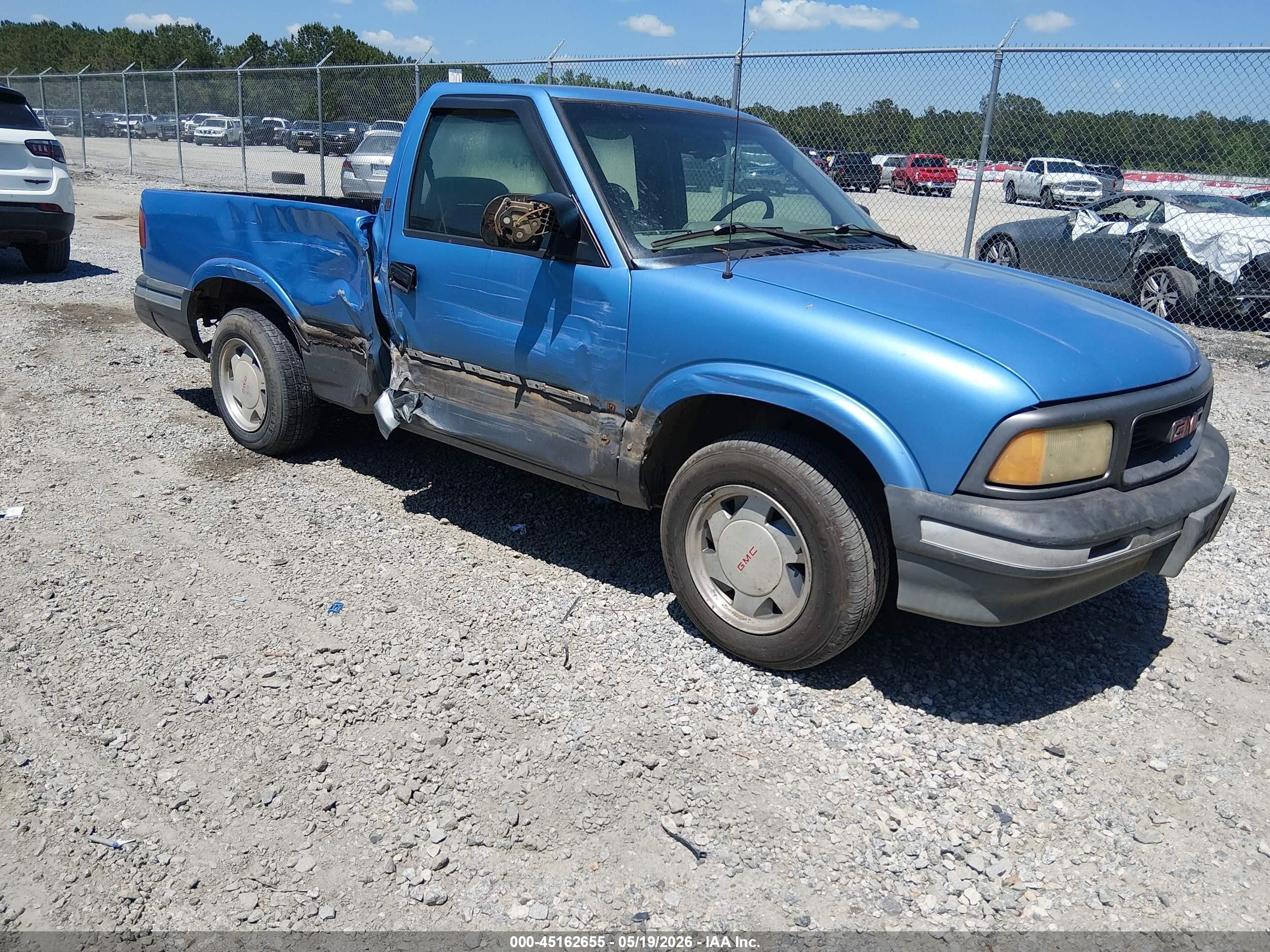 1997 GMC Sonoma, VIN 1GTCS14X9V8501756 — Side