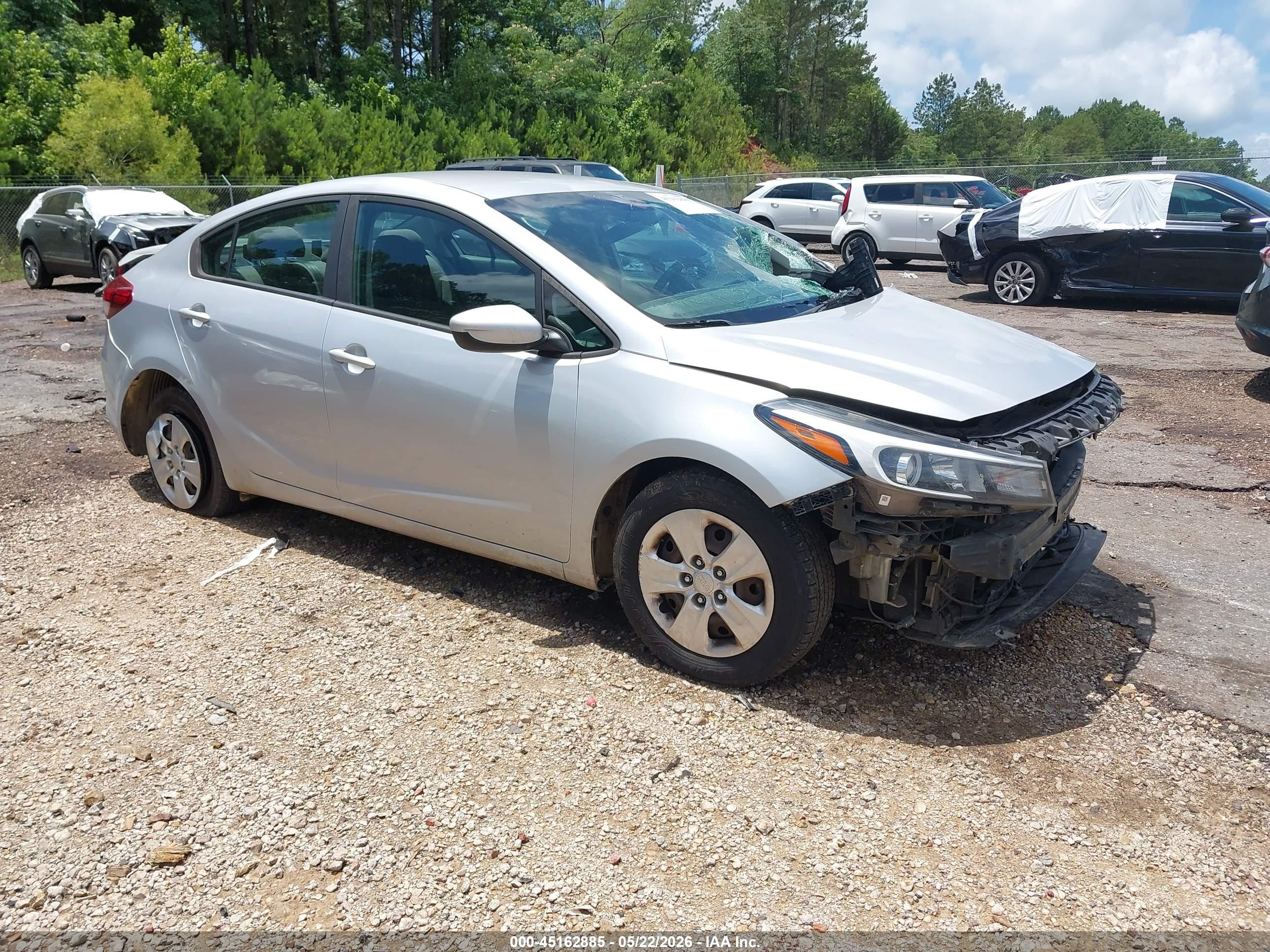 2017 Kia Forte LX, VIN 3KPFK4A72HE108825 — Front end