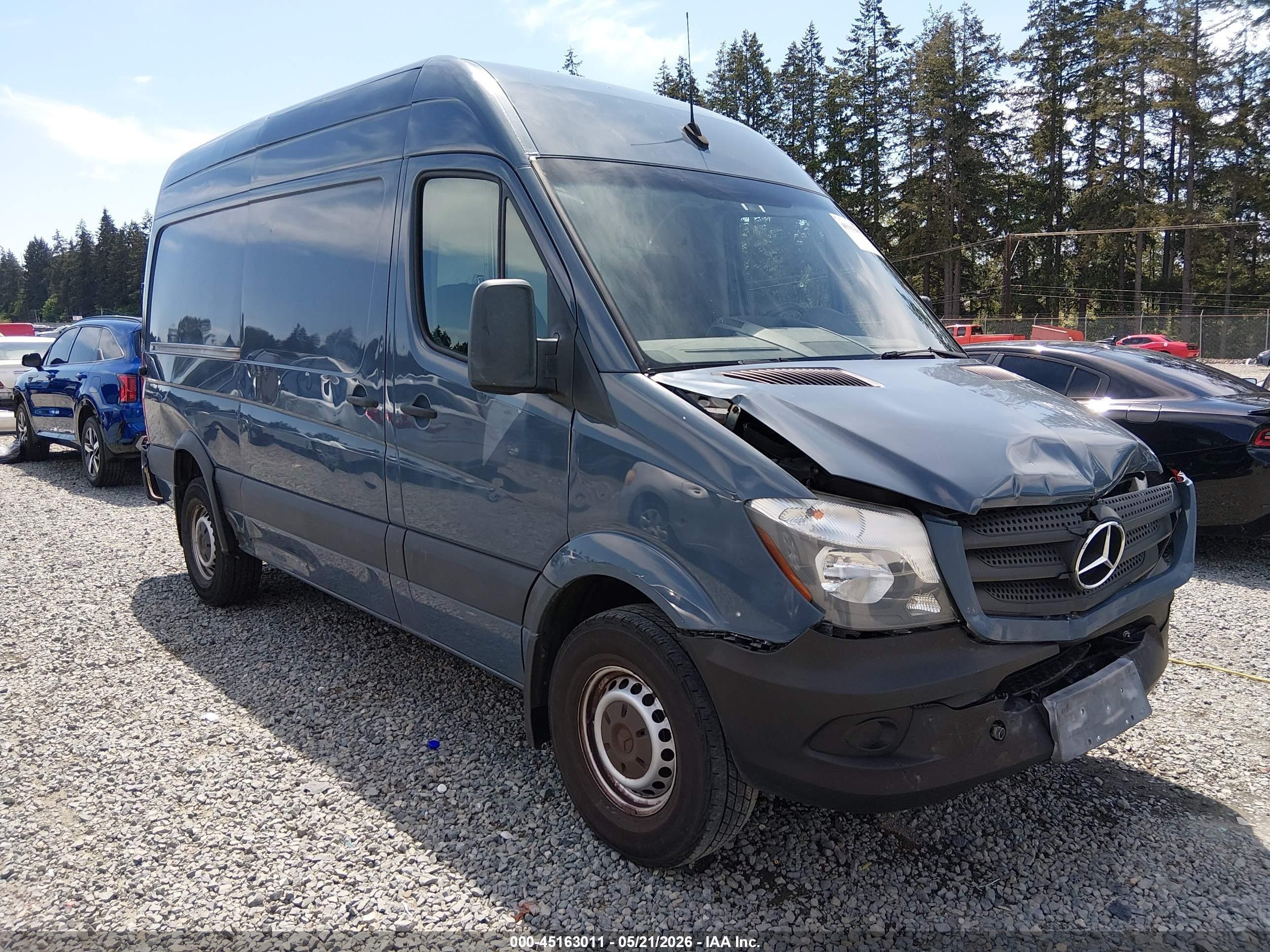 2018 Mercedes-Benz Sprinter Cargo, VIN WD3PE7CD4JP637810 — Front end