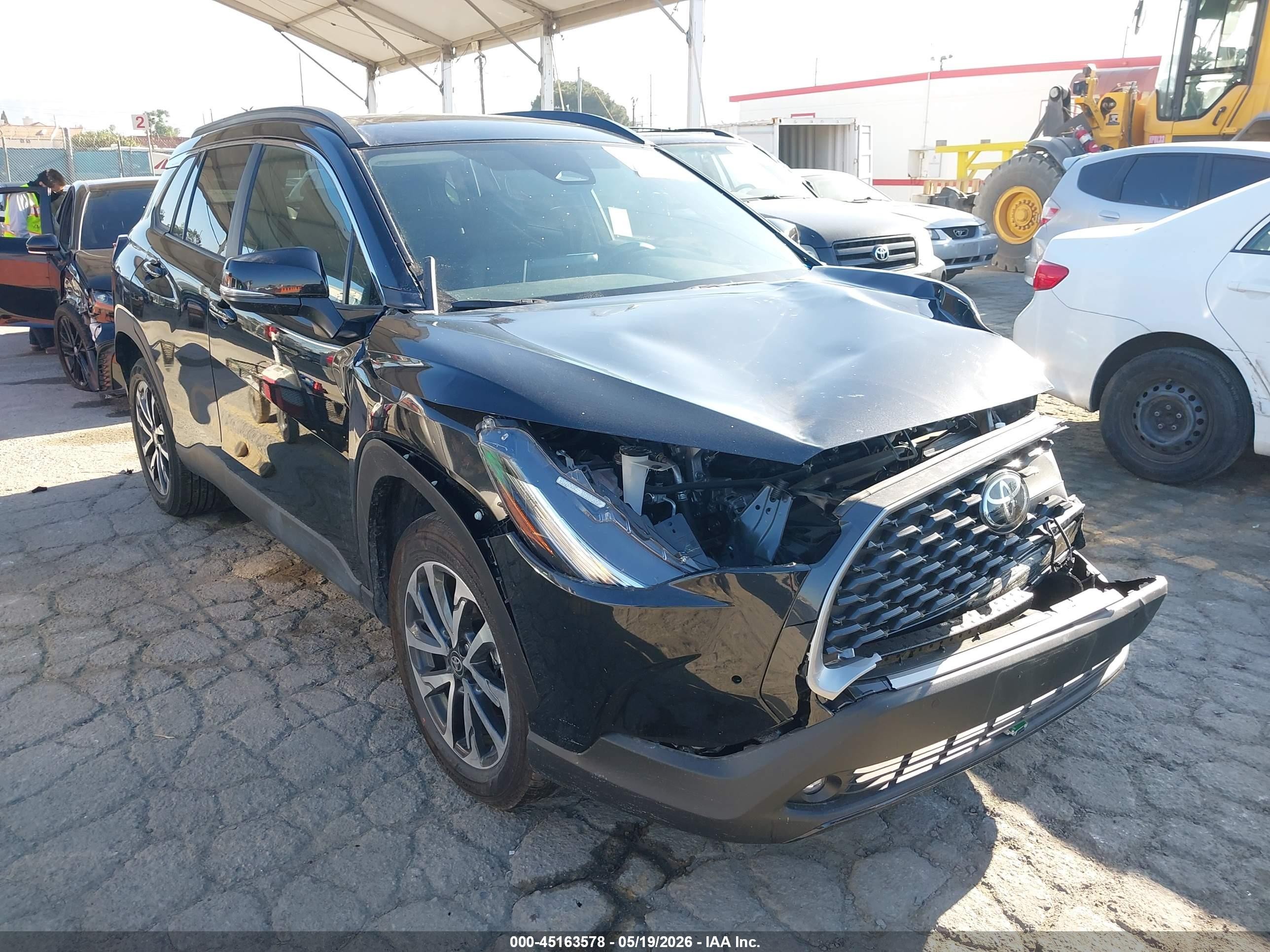 2025 Toyota Corolla Cross XLE, VIN 7MUDAABG2SV145996 — Front end