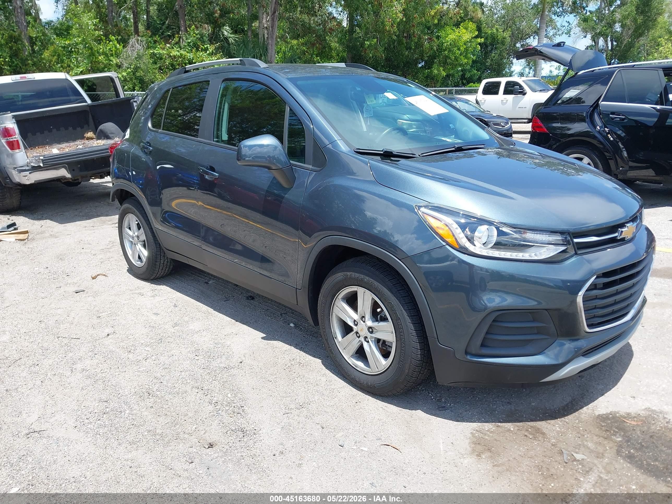 2022 Chevrolet Trax LT, VIN KL7CJLSM4NB564626 — Зад