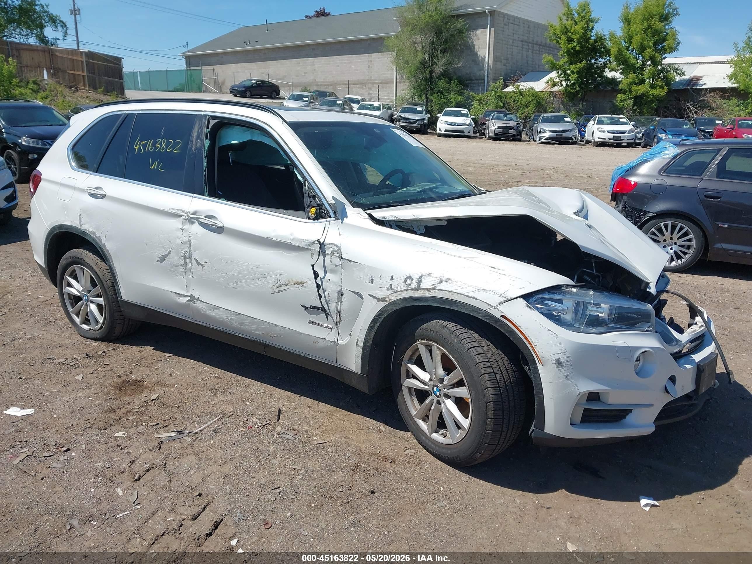 2015 BMW X5 xDrive35i, VIN 5UXKR0C57F0K52633 — Front end