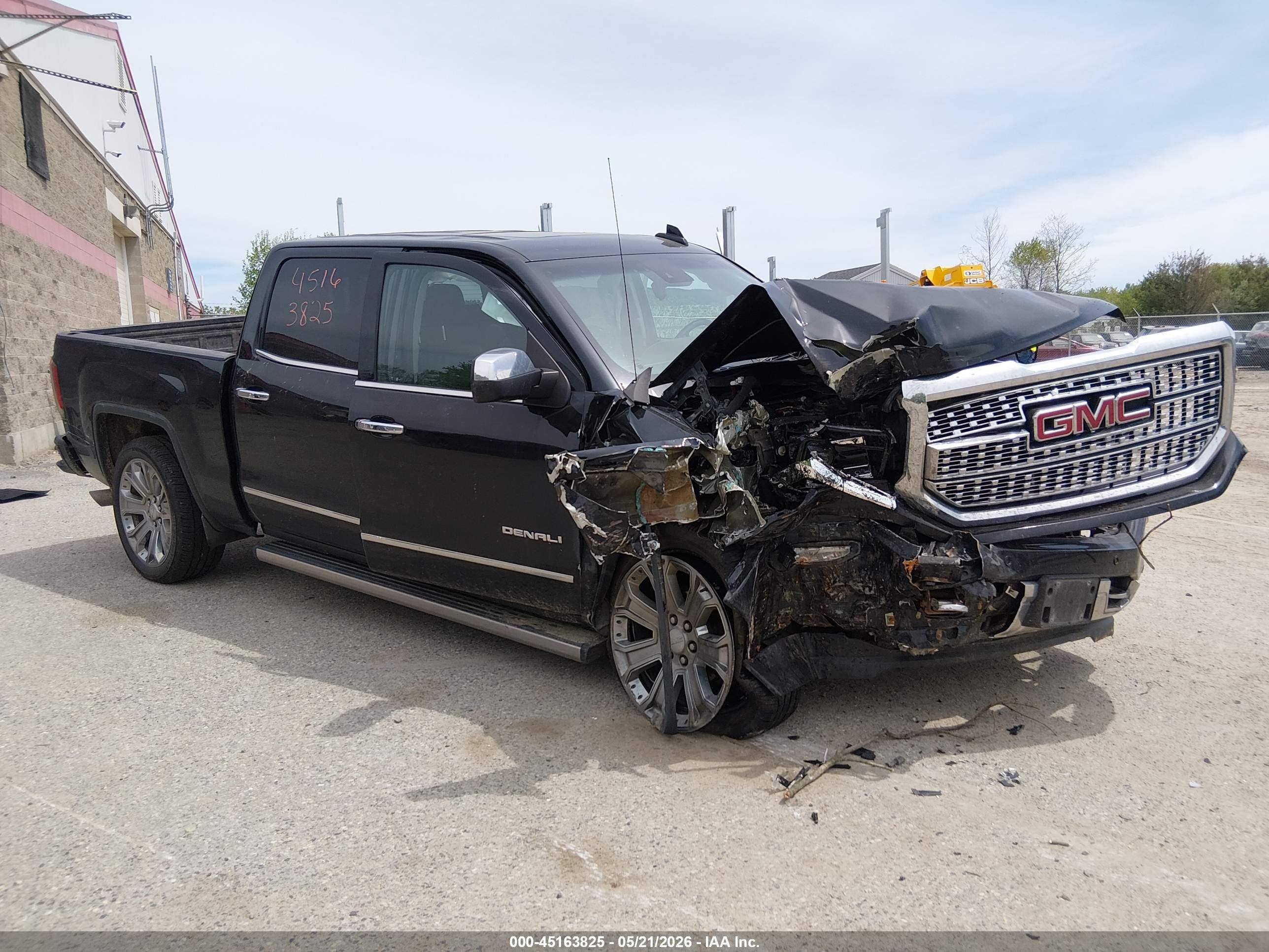 2018 GMC Sierra 1500 Denali, VIN 3GTU2PEJ2JG464426 — Front end