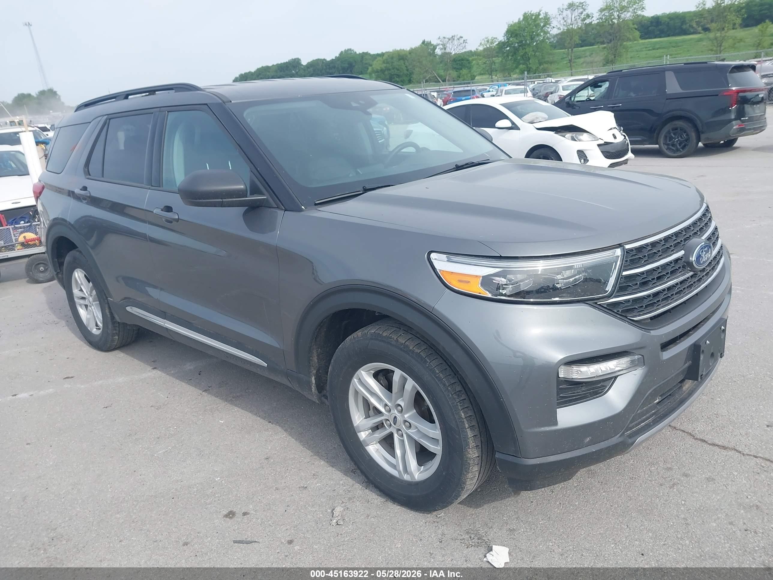 2023 Ford Explorer XLT, VIN 1FMSK8DH5PGC28560 — Rear end