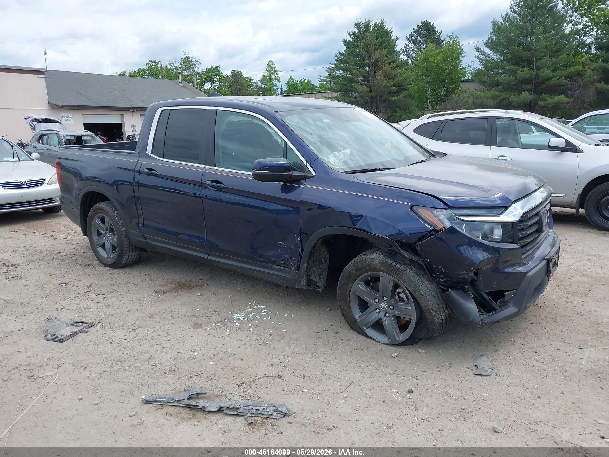 2022 Honda Ridgeline RTL, VIN 5FPYK3F54NB030801 — Front end