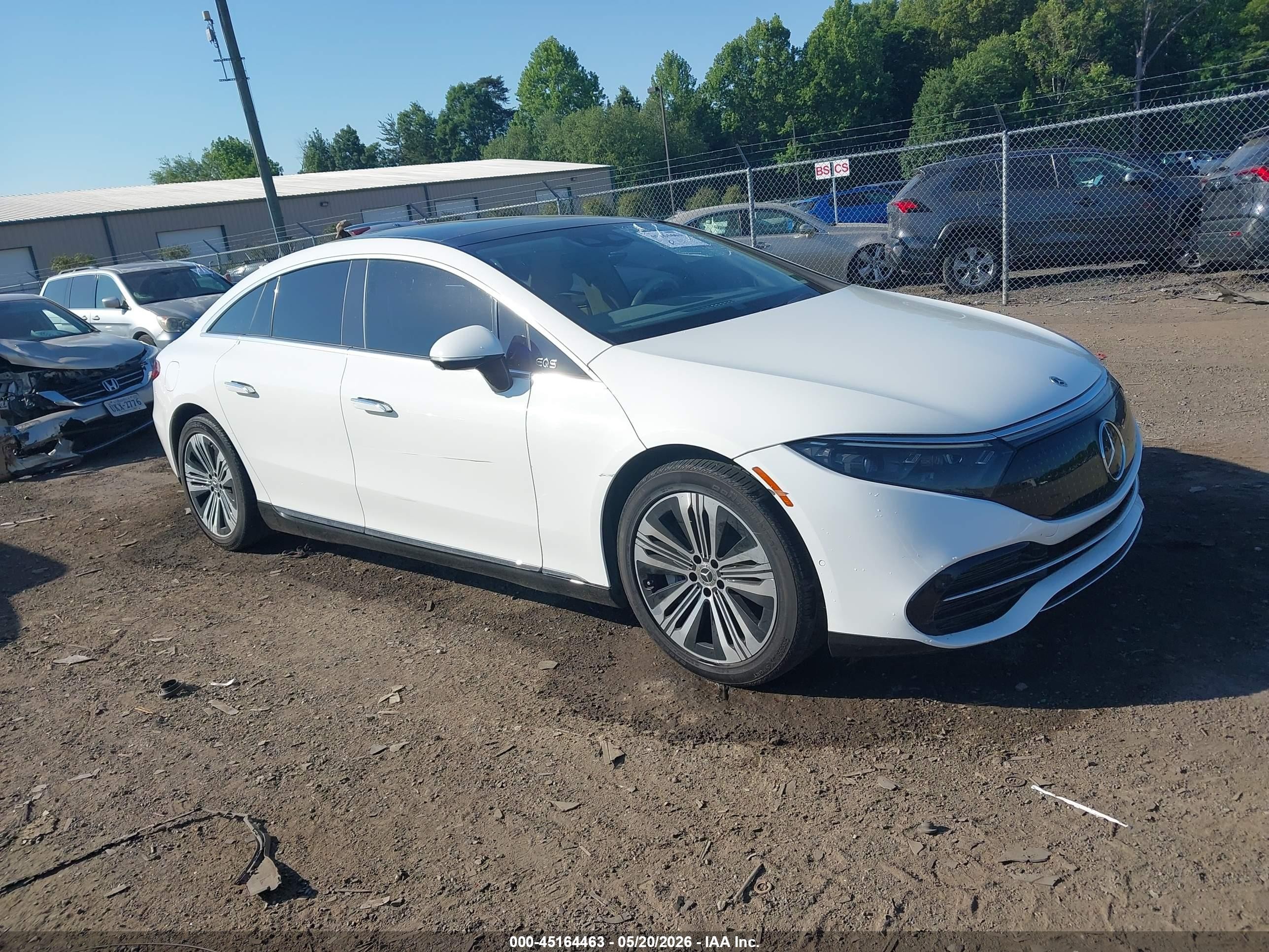 2022 Mercedes-Benz EQS 450+, VIN W1KCG2DB0NA003262 — Side