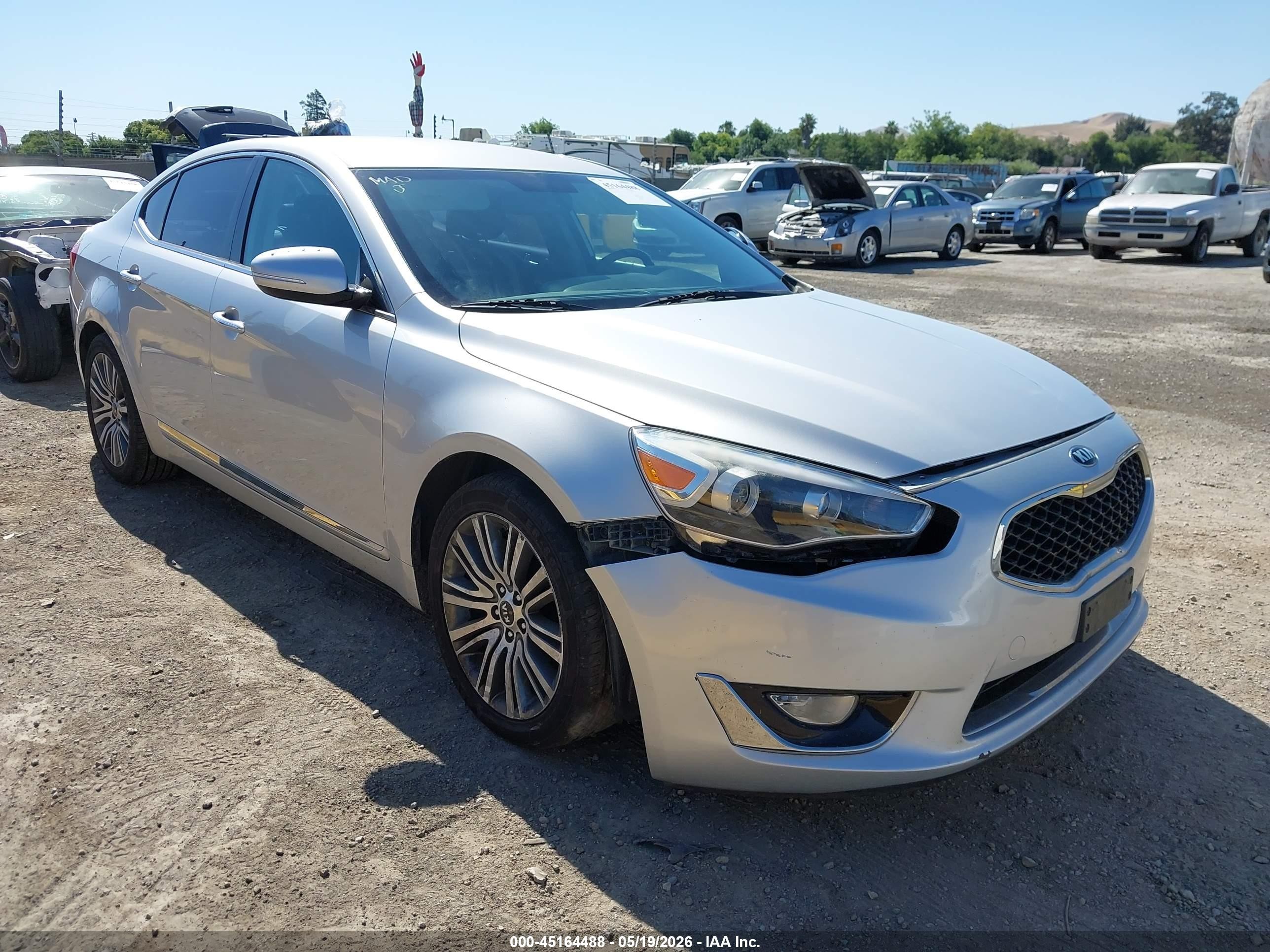 2016 Kia Cadenza, VIN KNALN4D77G5215429 — Front end