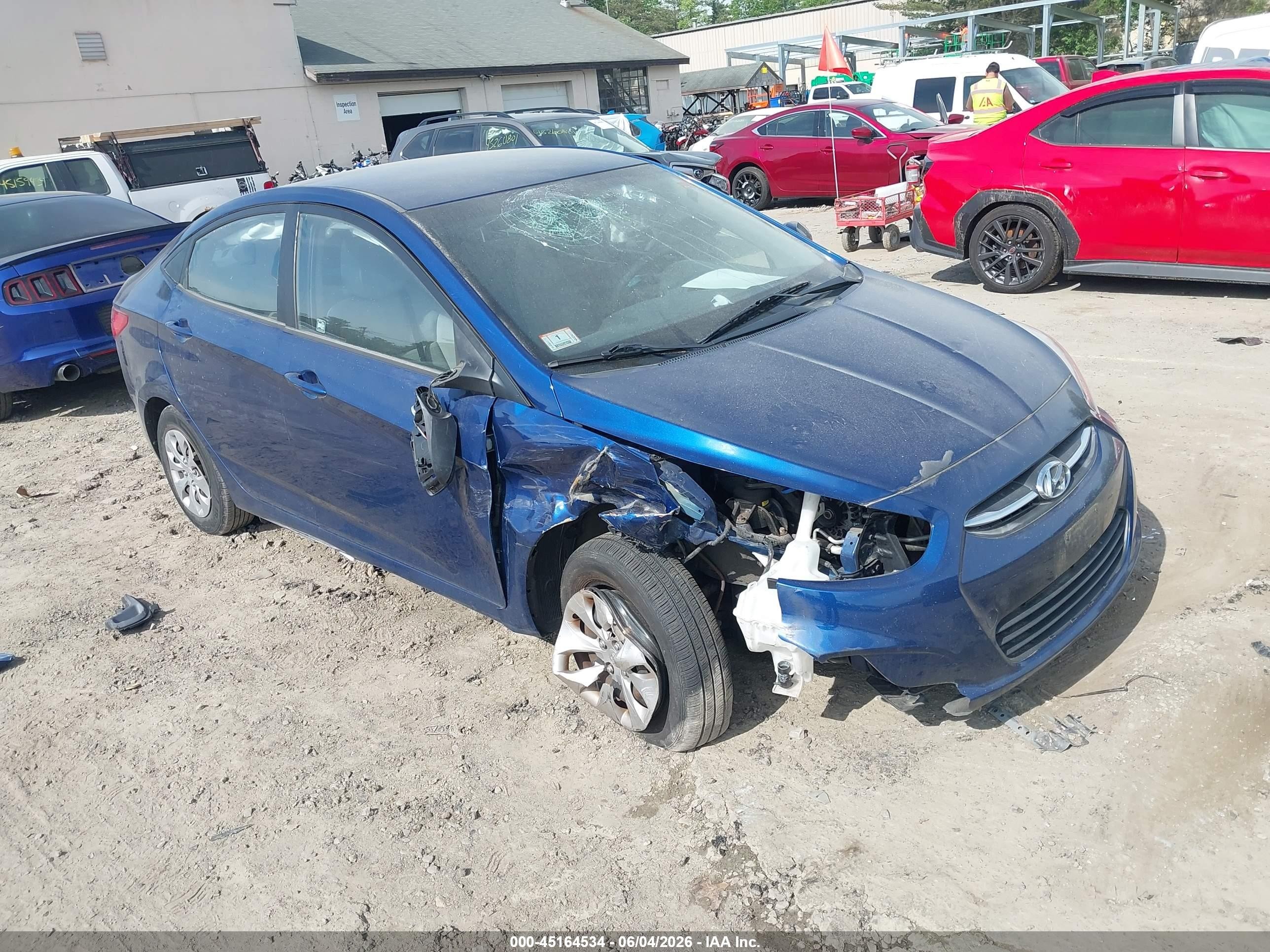 2016 Hyundai Accent SE, VIN KMHCT4AE3GU955539 — Перед