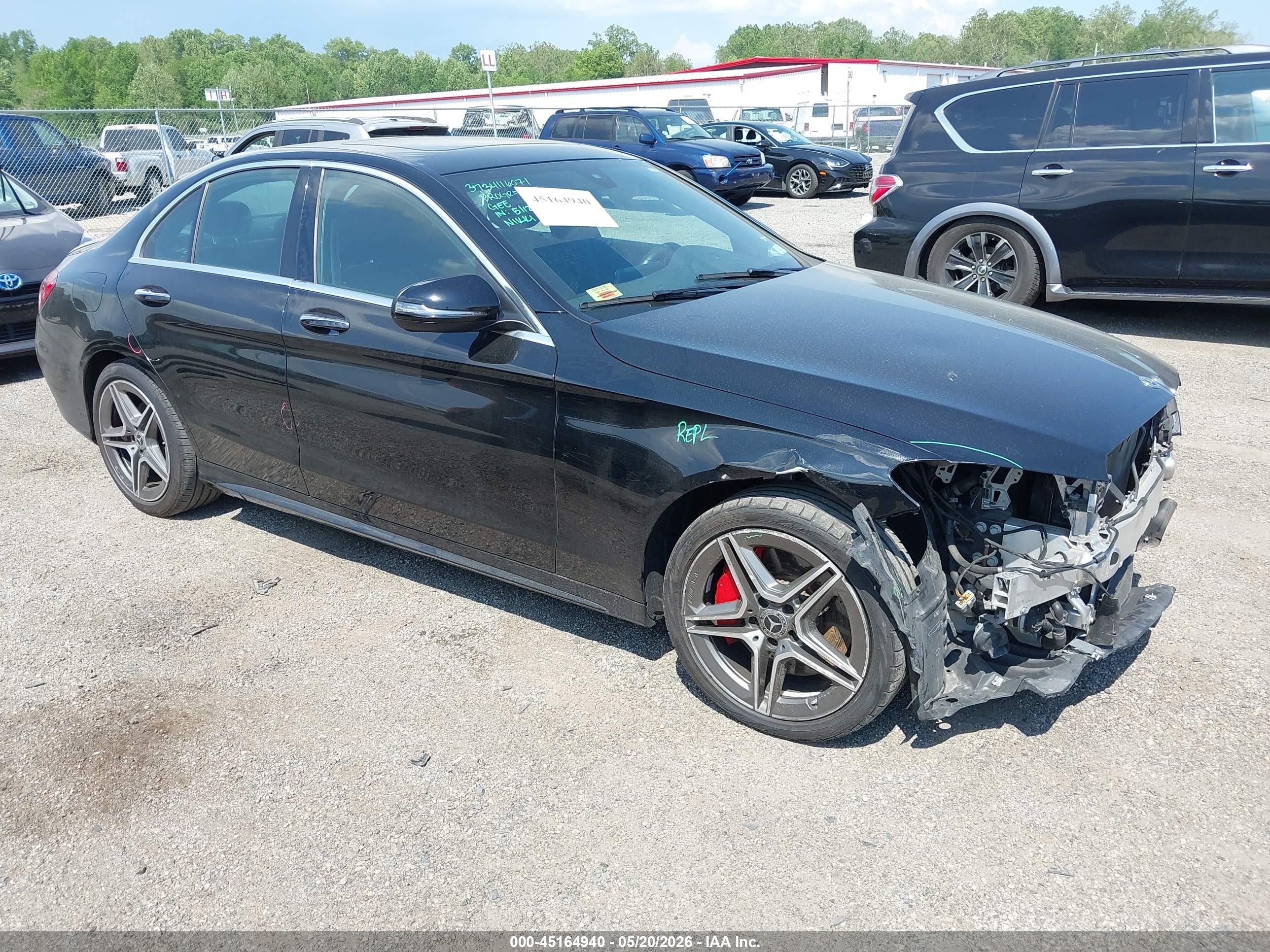 2020 Mercedes-Benz C 300, VIN 55SWF8EB9LU330175 — Front end
