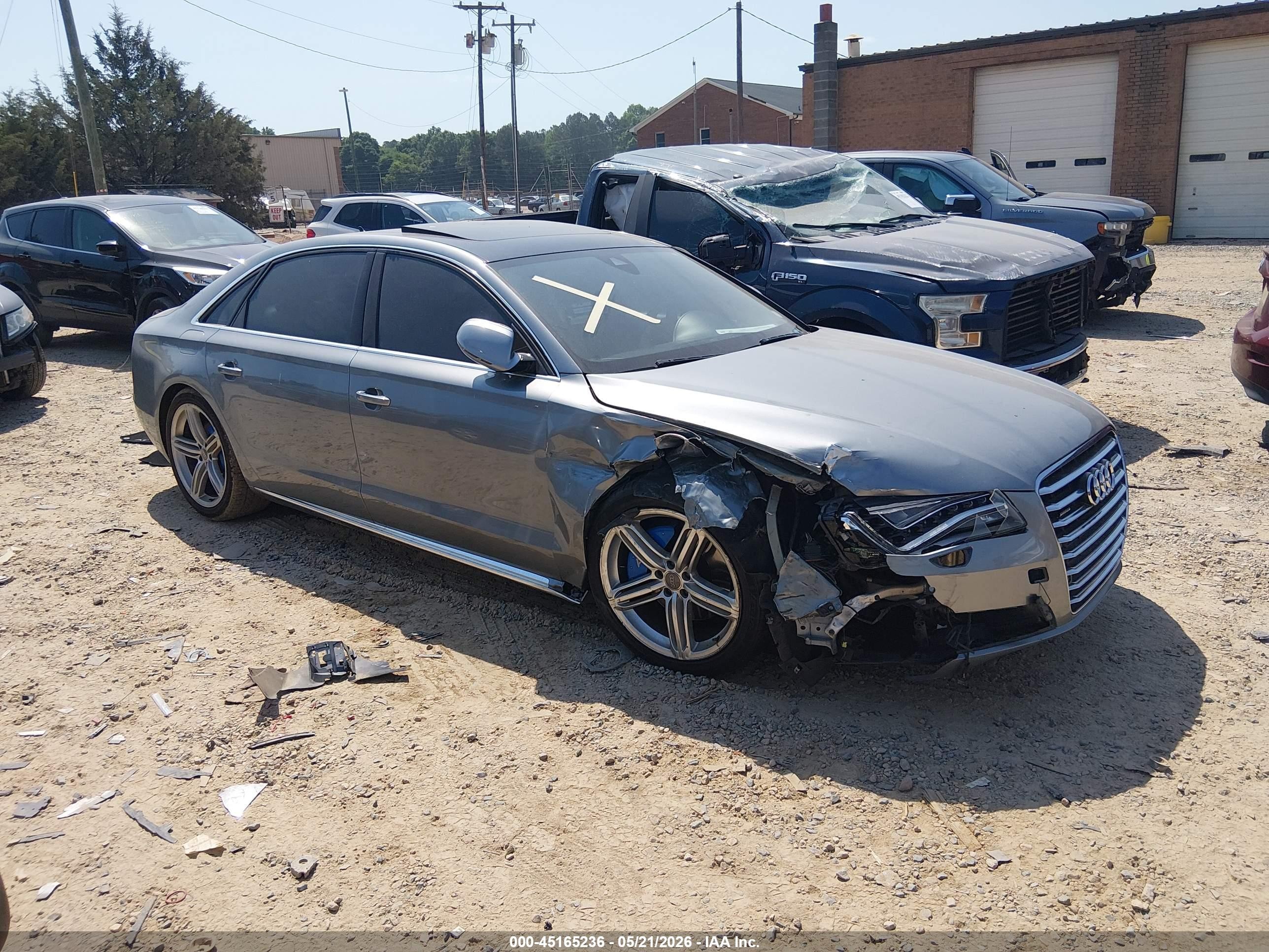 2013 Audi A8 3.0L, VIN WAURGAFD2DN025510 — Перед