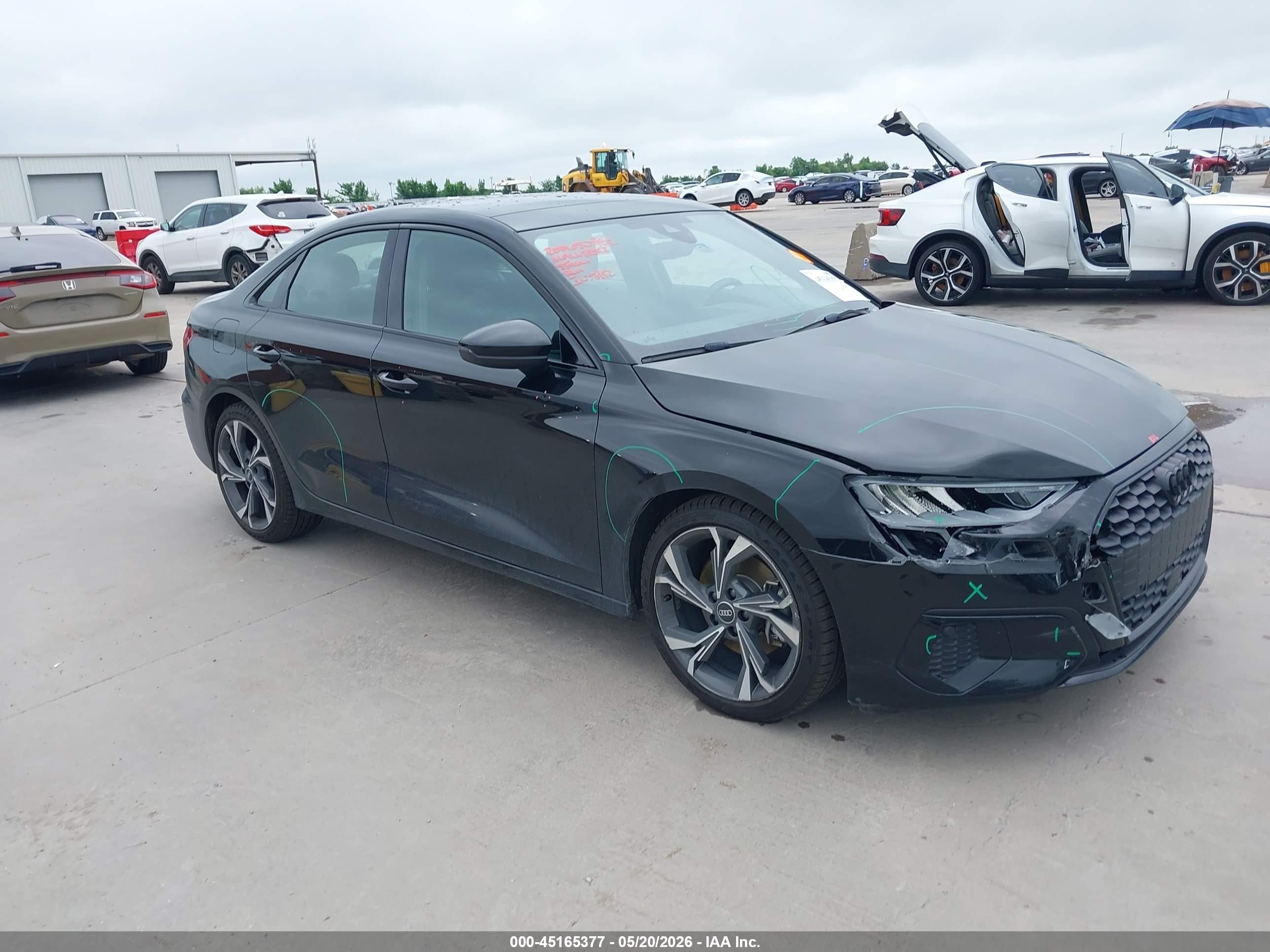2022 Audi A3 Premium, VIN WAUAUDGY3NA105402 — Перед