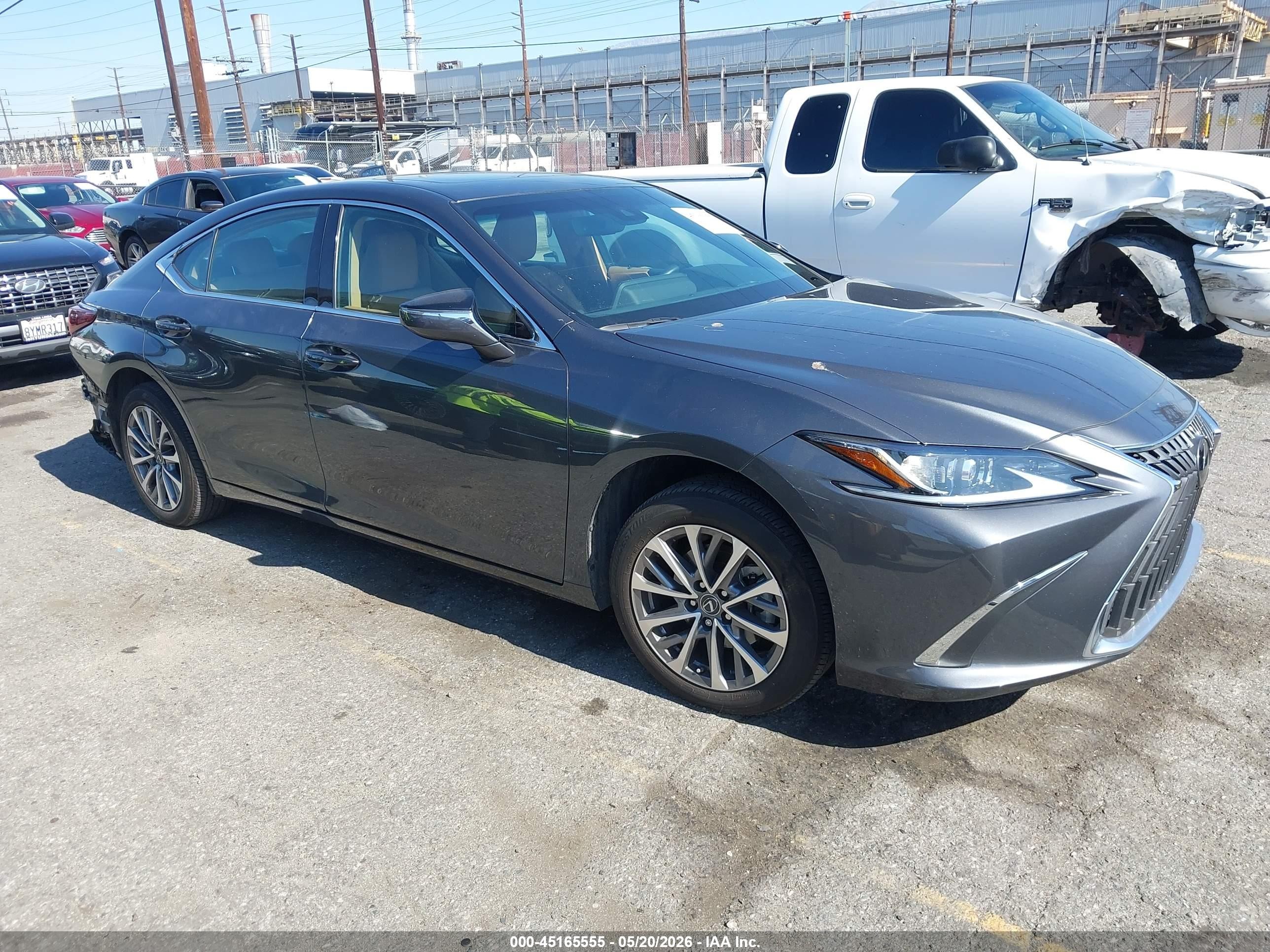 2025 Lexus ES 350, VIN 58ACZ1B1XSU214671 — Зад