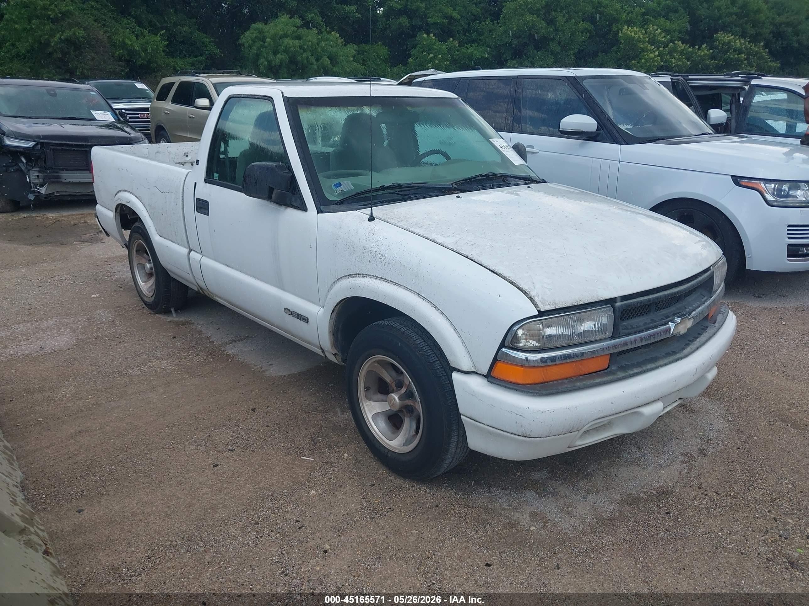 1998 Chevrolet S-10 LS, VIN 1GCCS1442W8195636 — Normal wear