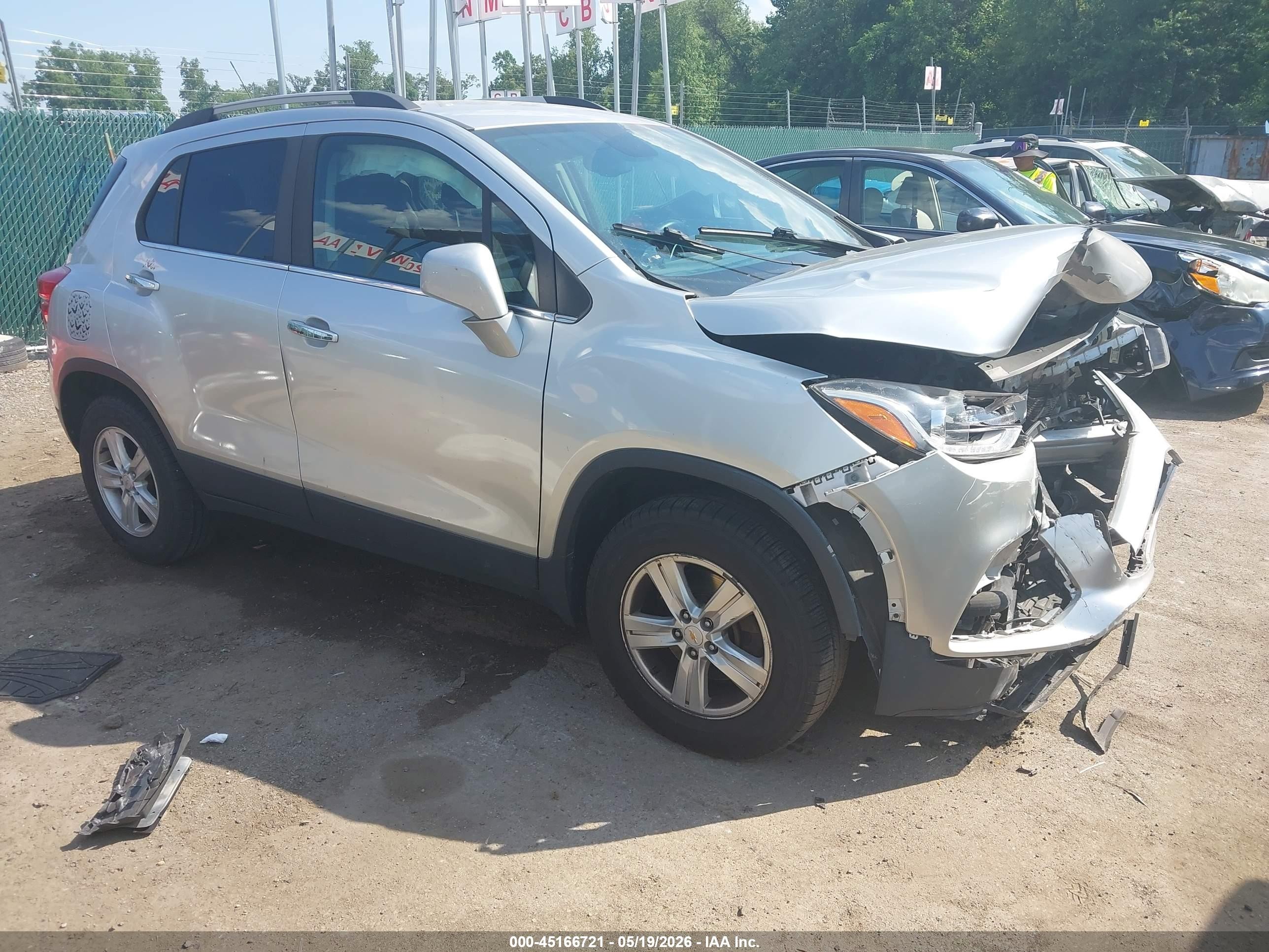 2017 Chevrolet Trax LT, VIN KL7CJPSB5HB203142 — Front end