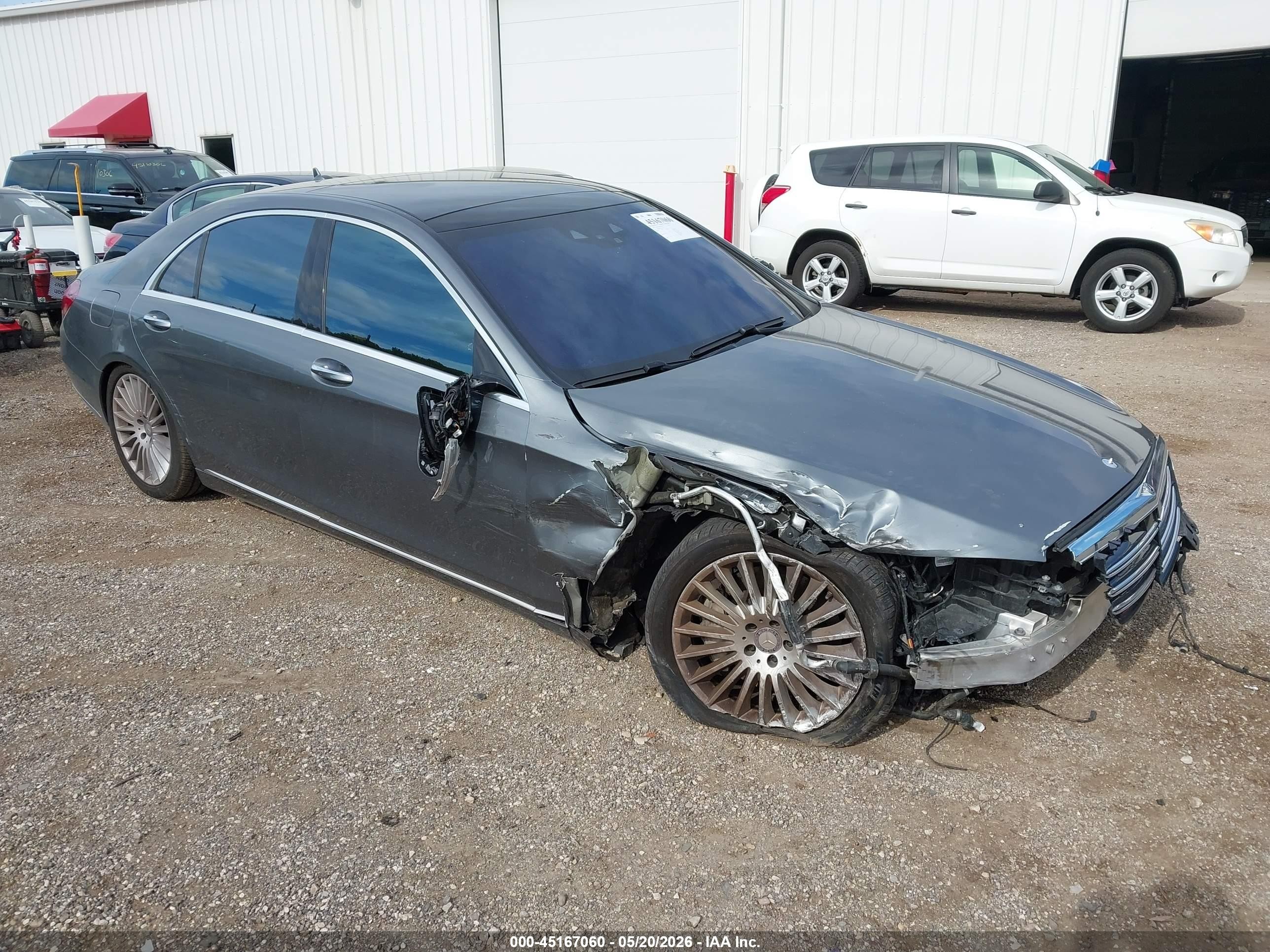 2018 Mercedes-Benz S 560, VIN WDDUG8GB1JA346112 — Front end