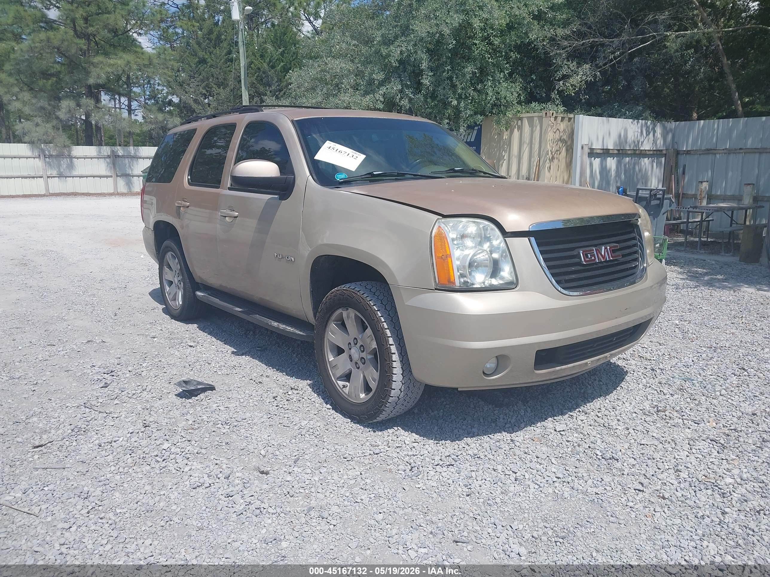 2007 GMC Yukon SLT, VIN 1GKFC13067R233958 — Side