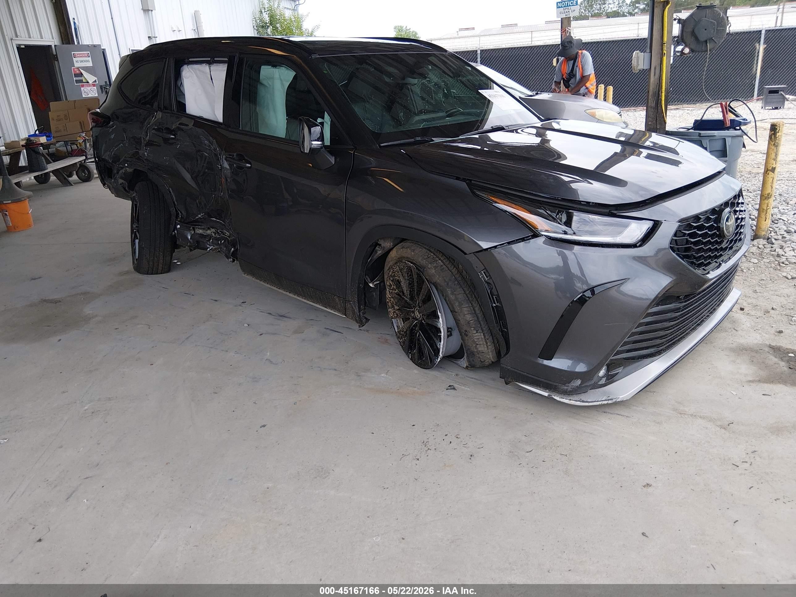 2025 Toyota Highlander Platinum, VIN 5TDKDRBH8SS588427 — All over