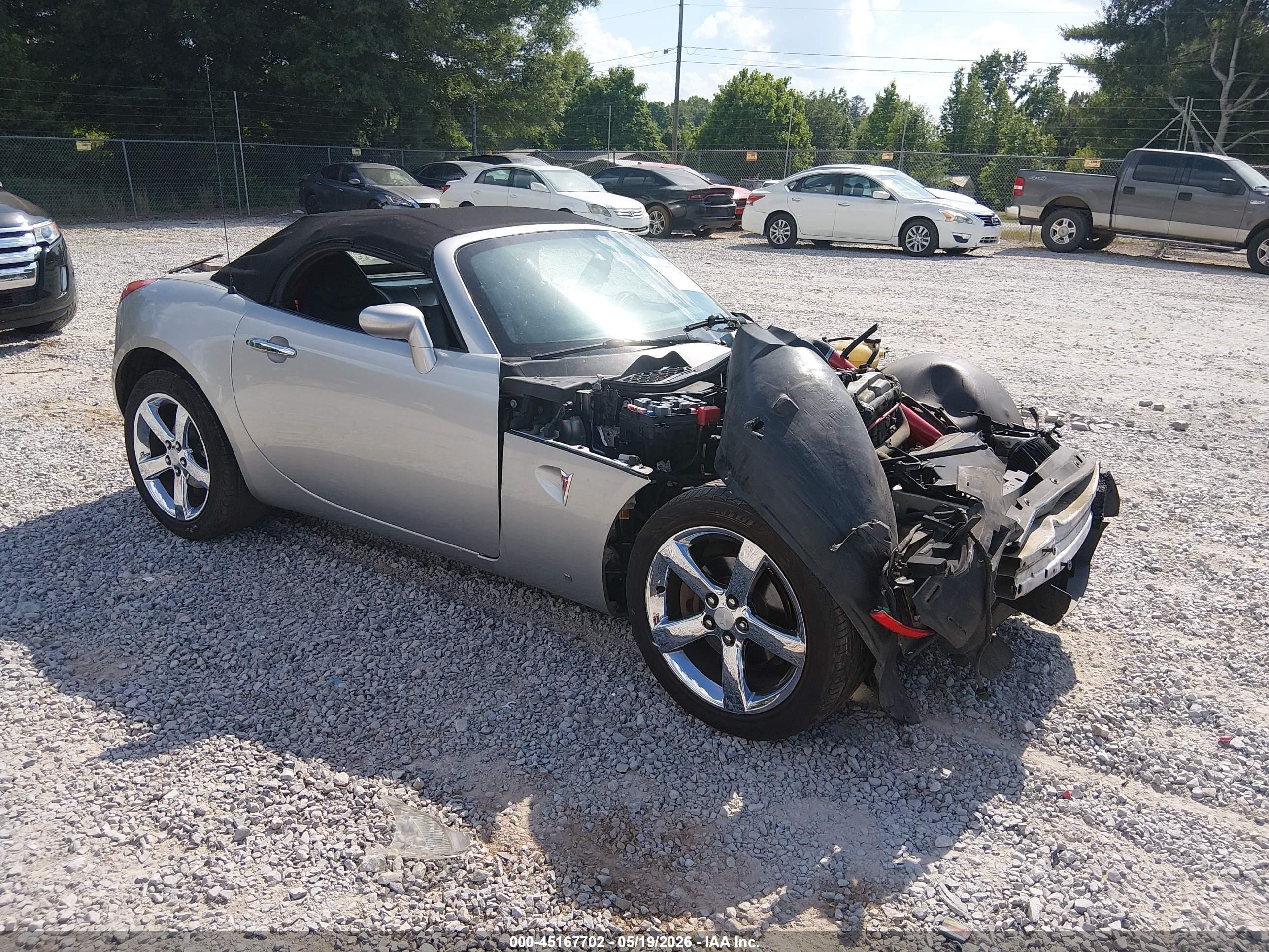 2007 Pontiac Solstice, VIN 1G2MB35B17Y113186 — Front end