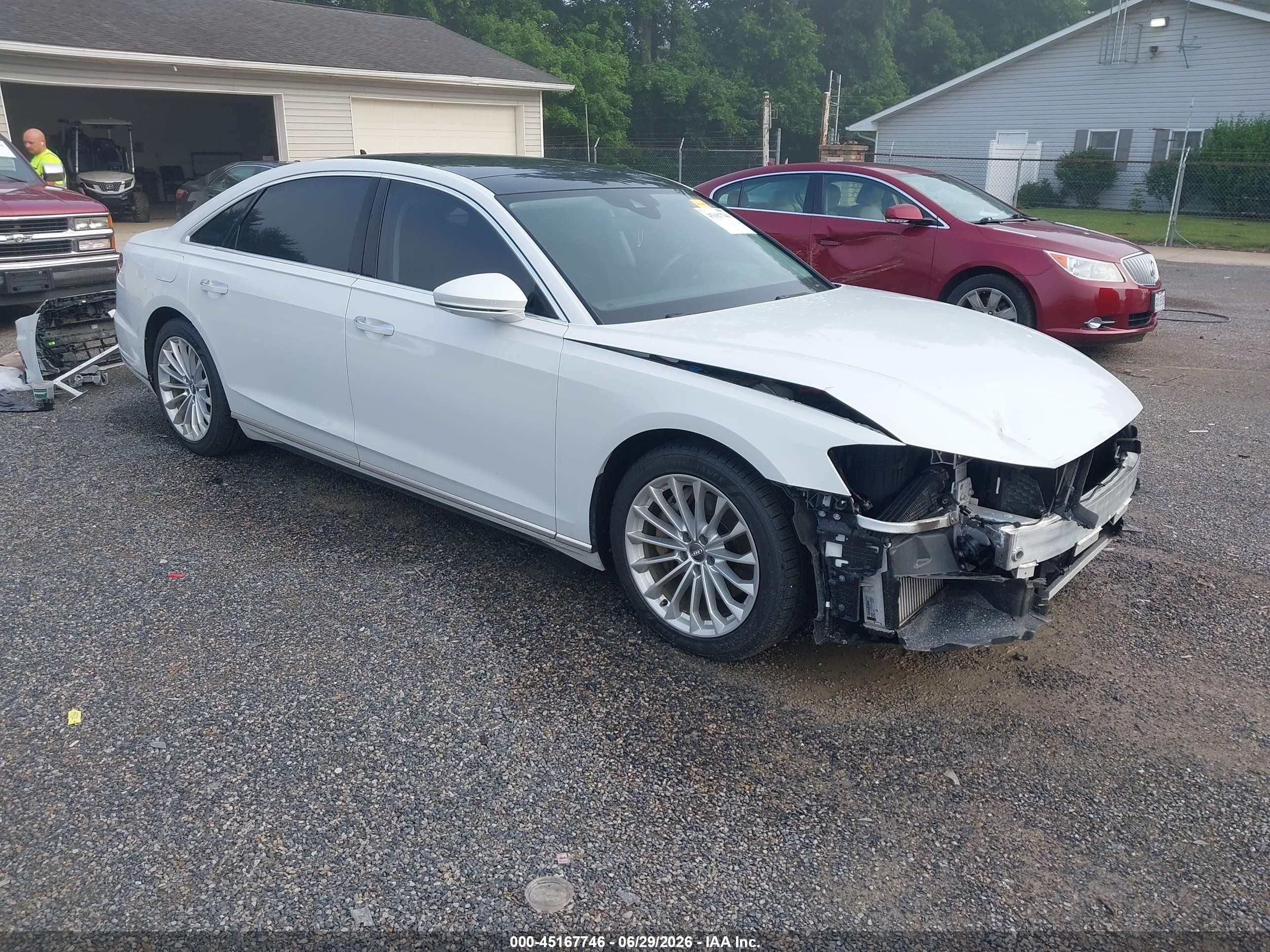 2019 Audi A8, VIN WAU8DAF89KN009776 — Перед
