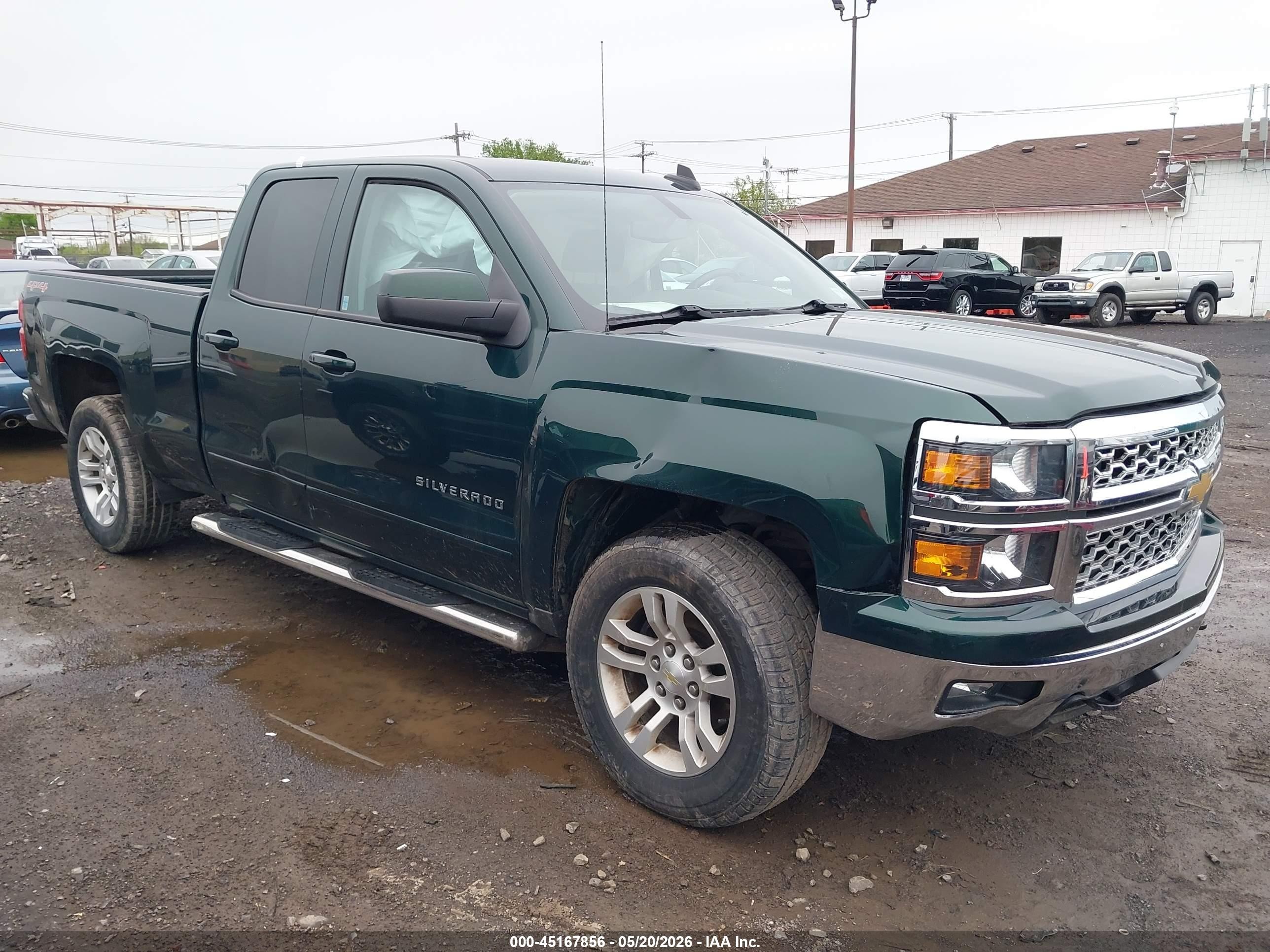 2015 Chevrolet Silverado 1500 LT, VIN 1GCVKREC2FZ193540 — Front end