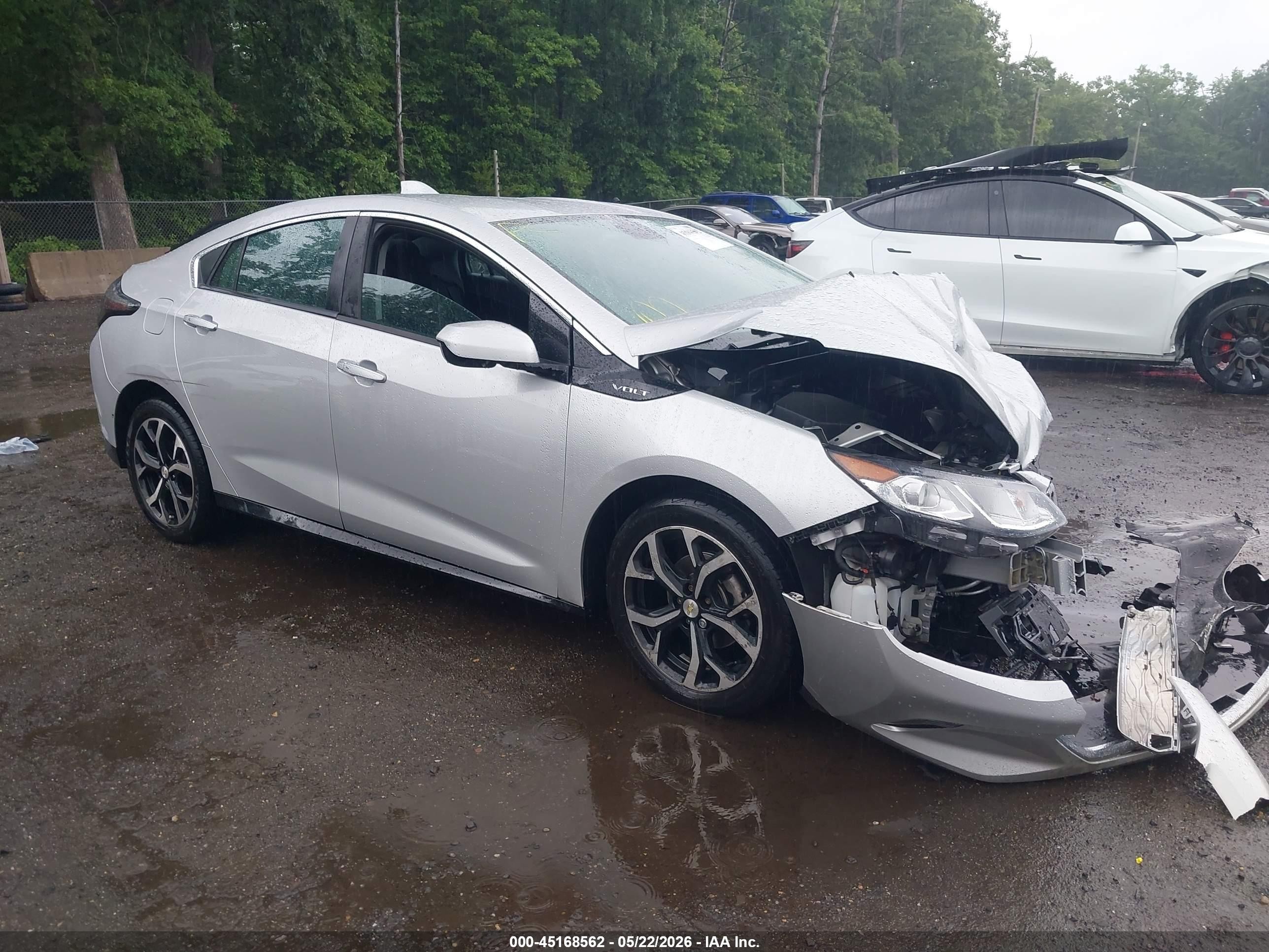 2018 Chevrolet Volt LT, VIN 1G1RC6S59JU148368 — Front end