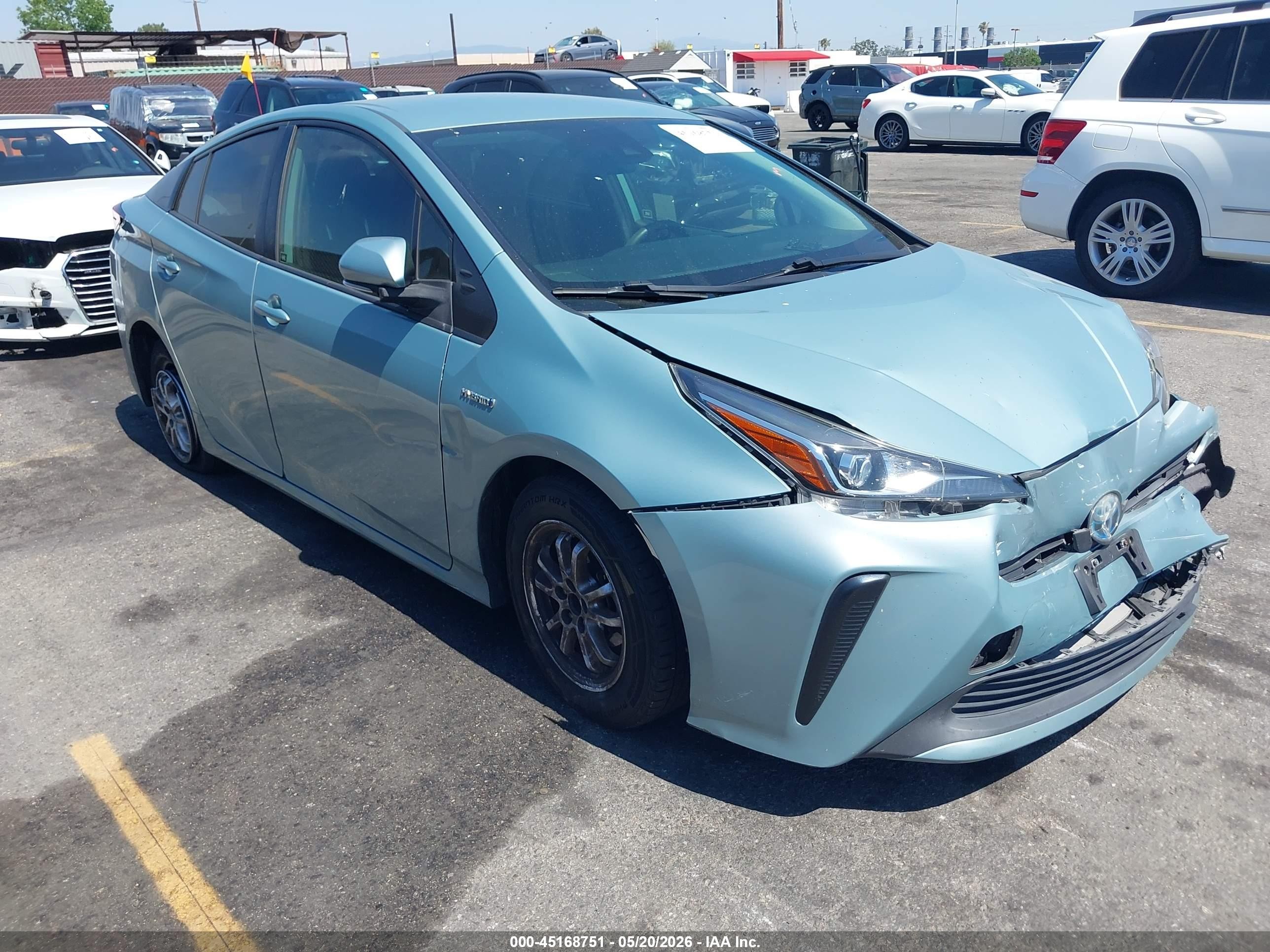 2020 Toyota Prius LE, VIN JTDKARFU9L3114117 — Front end