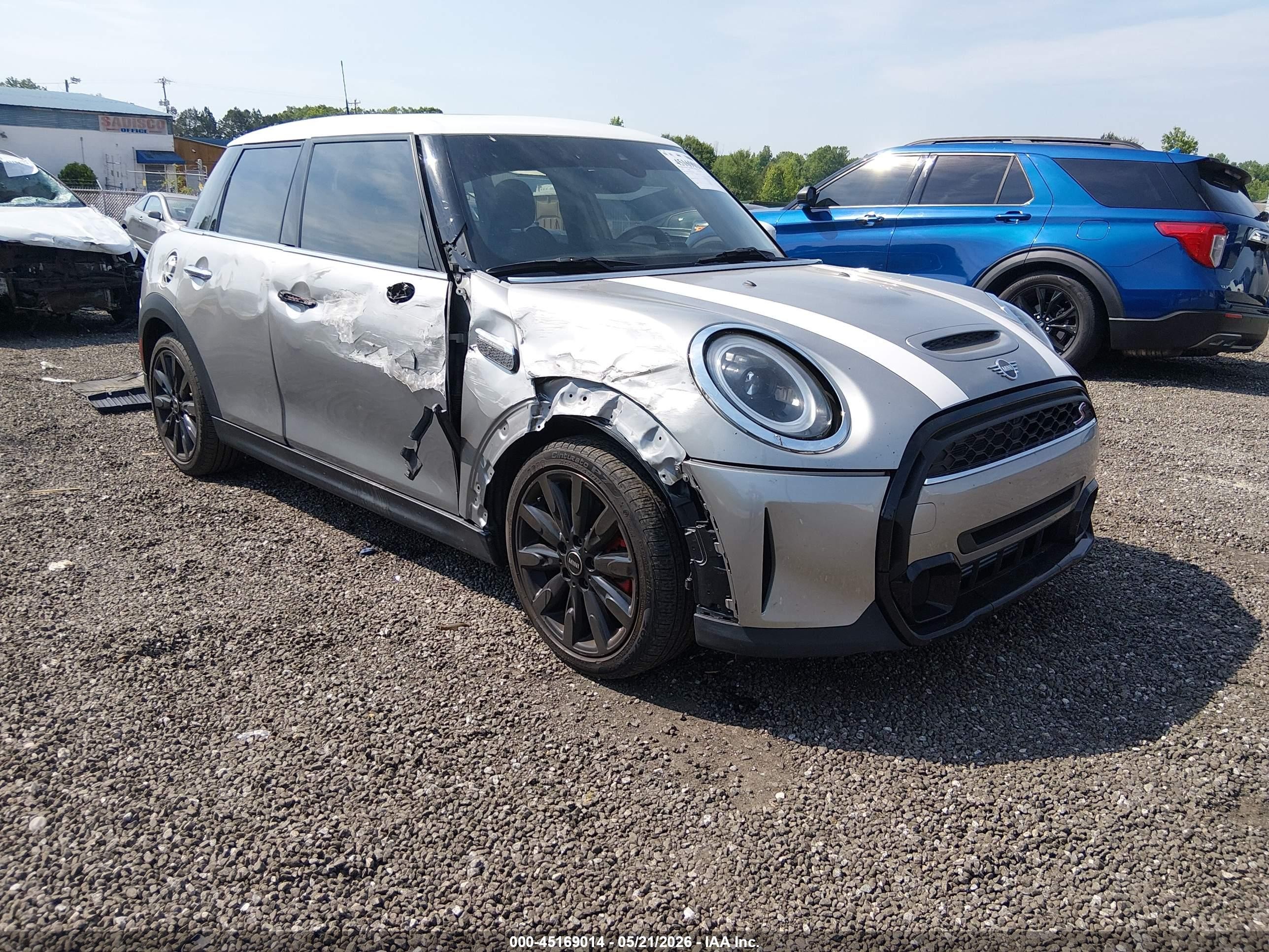 2024 MINI Hardtop 4 Door Cooper S, VIN WMW53DK02R2V54074 — Side