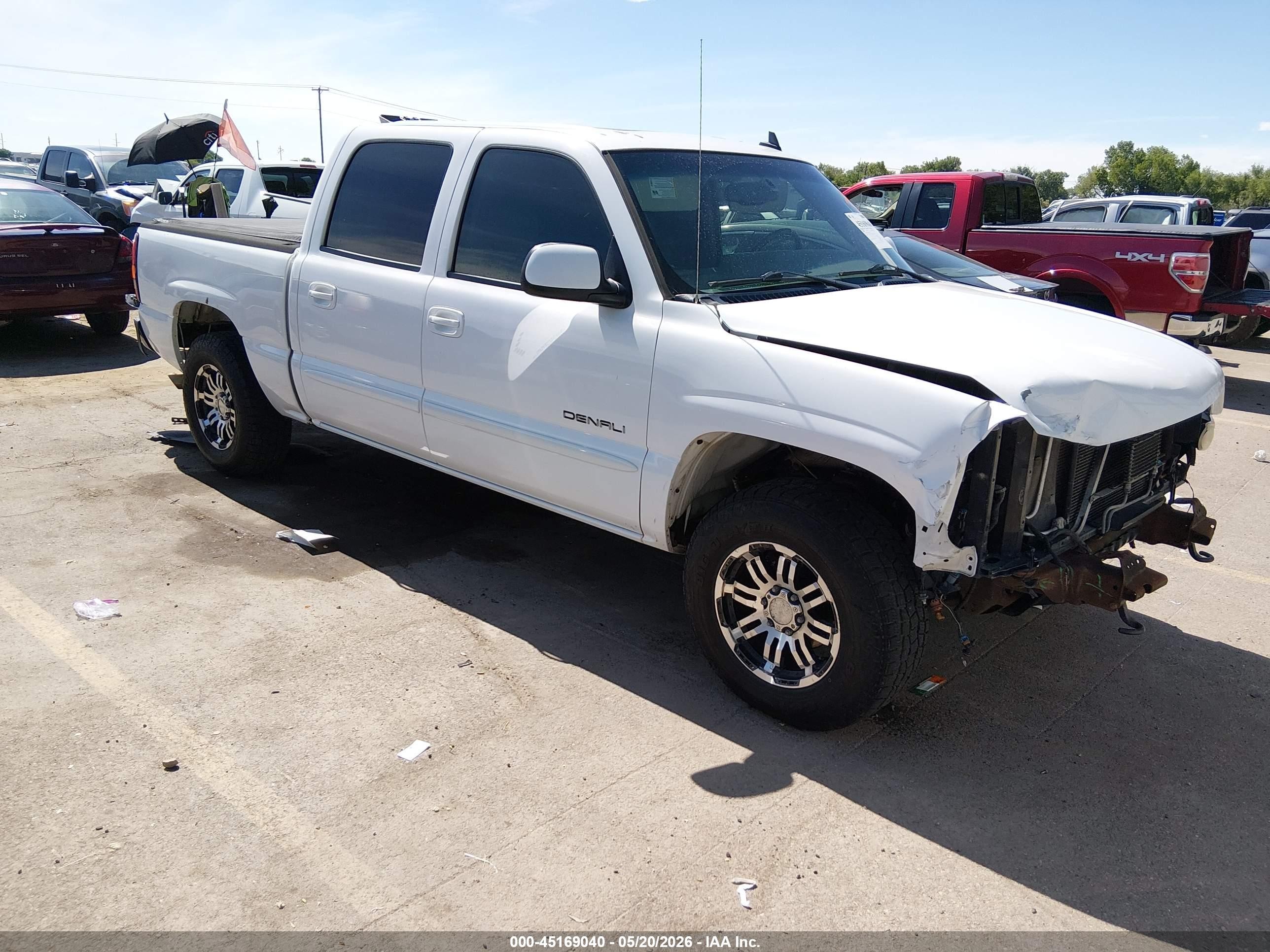 2006 GMC Sierra Denali, VIN 2GTEK63N861183512 — Front end
