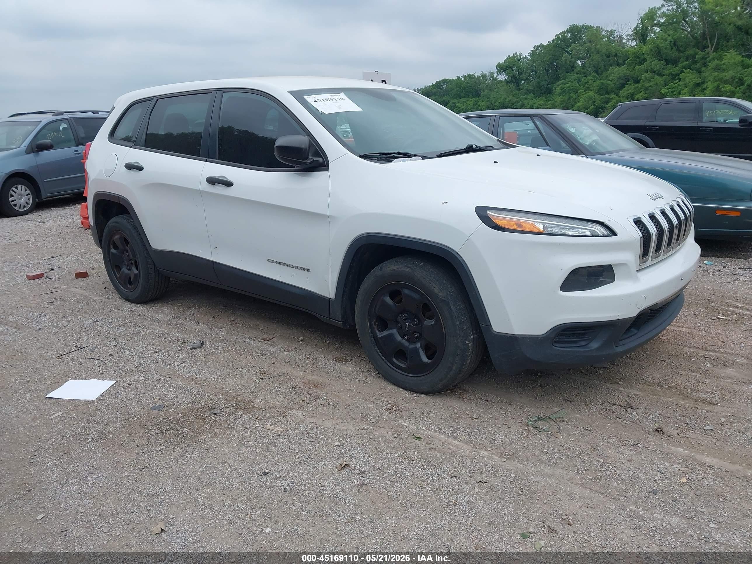 2014 Jeep Cherokee Sport, VIN 1C4PJLAB0EW104554 — Front end