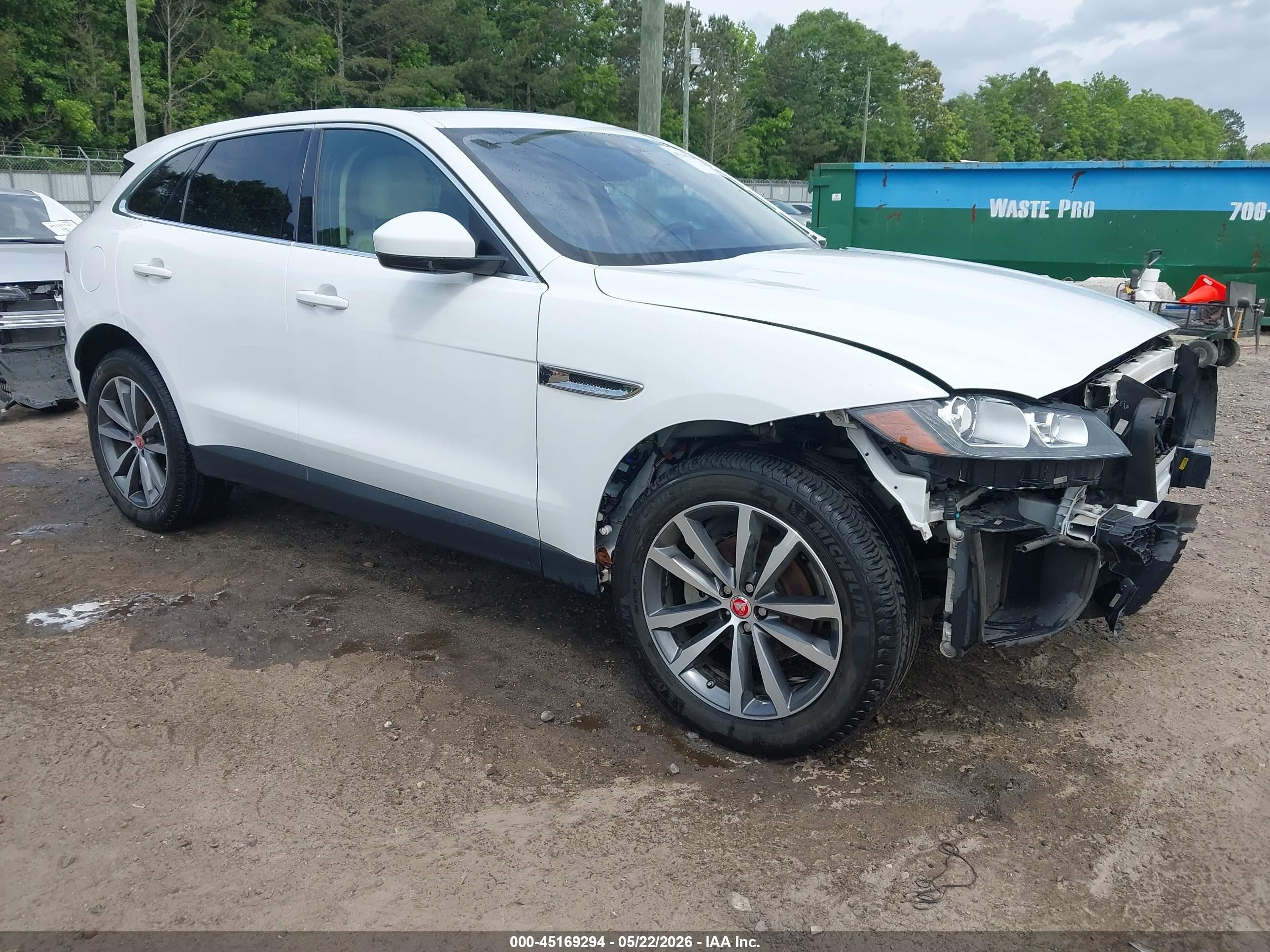 2020 Jaguar F-Pace 25t Prestige, VIN SADCK2FX3LA649348 — Front end