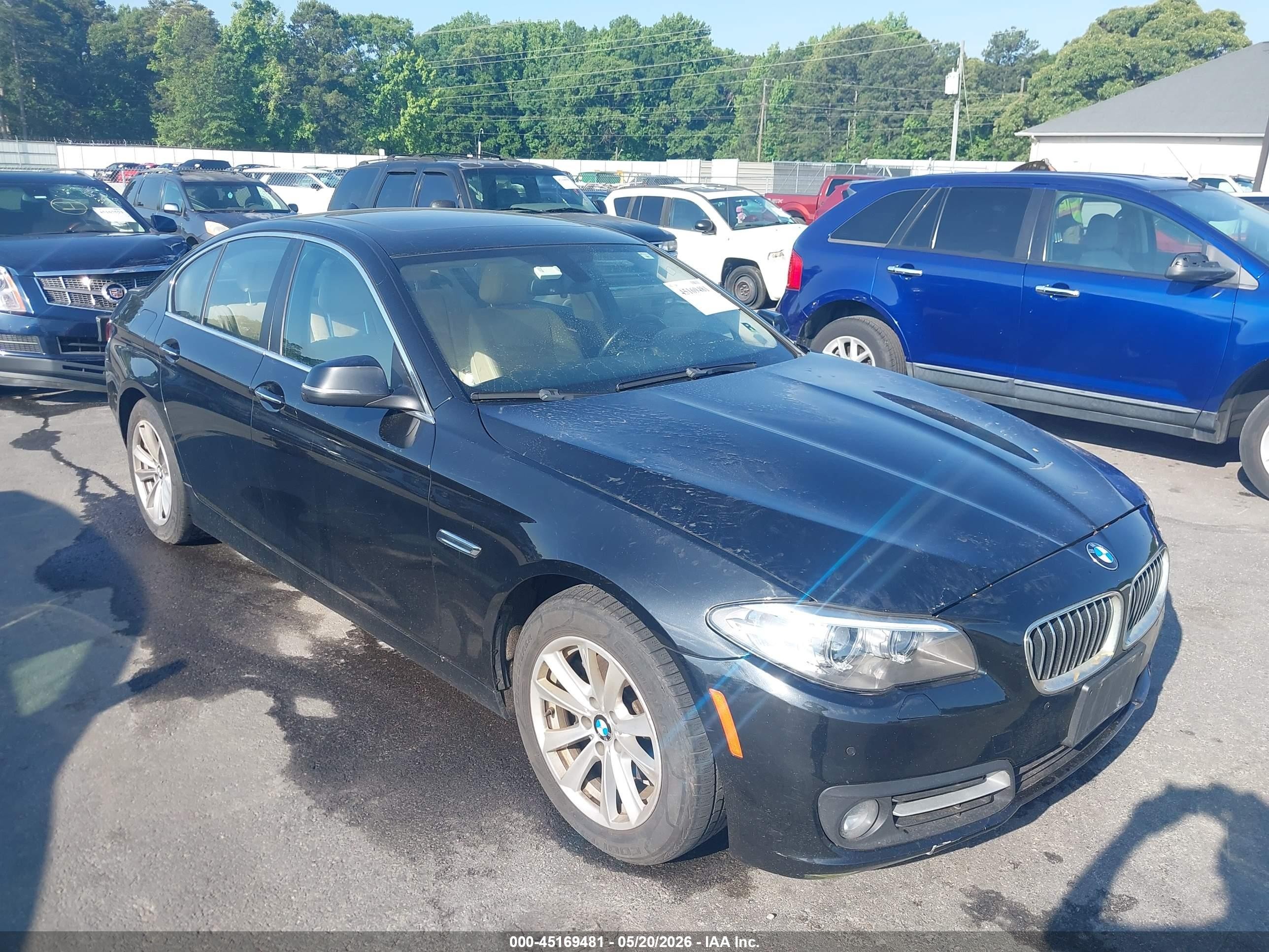 2016 BMW 5 Series 528i xDrive, VIN WBA5A7C54GG152056 — Normal wear