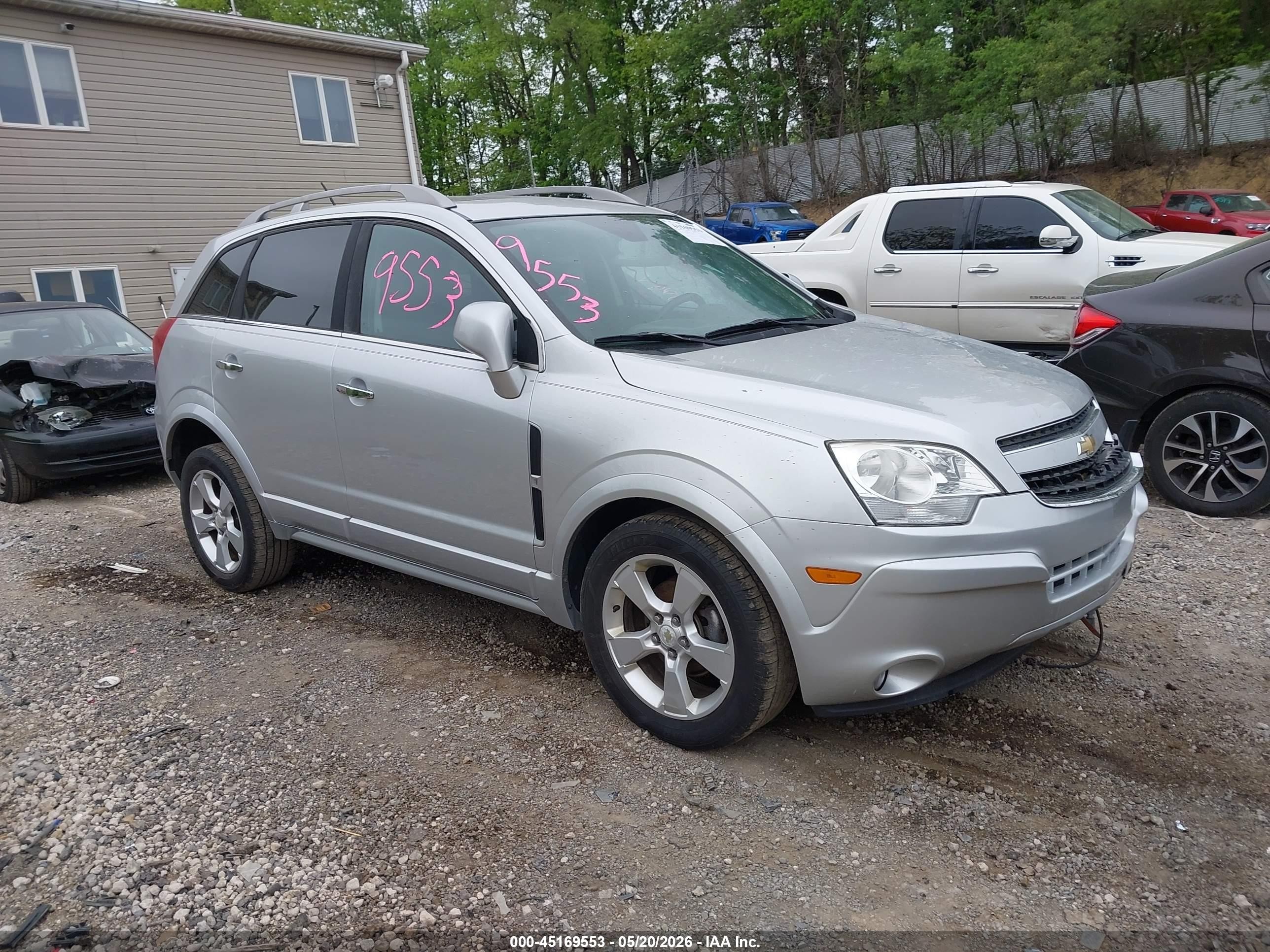 2014 Chevrolet Captiva Sport LT, VIN 3GNAL3EK7ES662415 — Front end