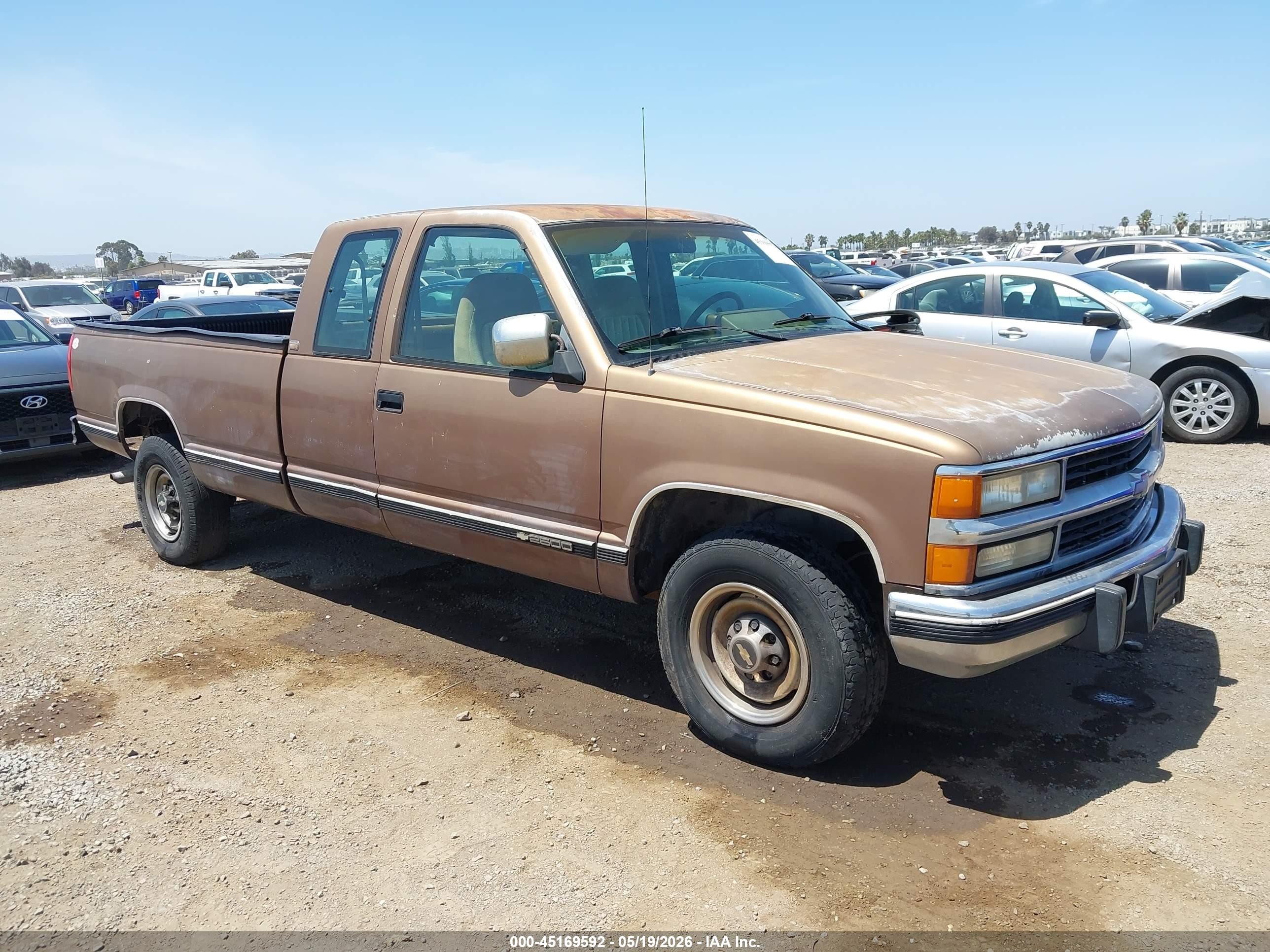 1994 Chevrolet Silverado 2500, VIN 1GCGC29F2RE123792 — Normal wear