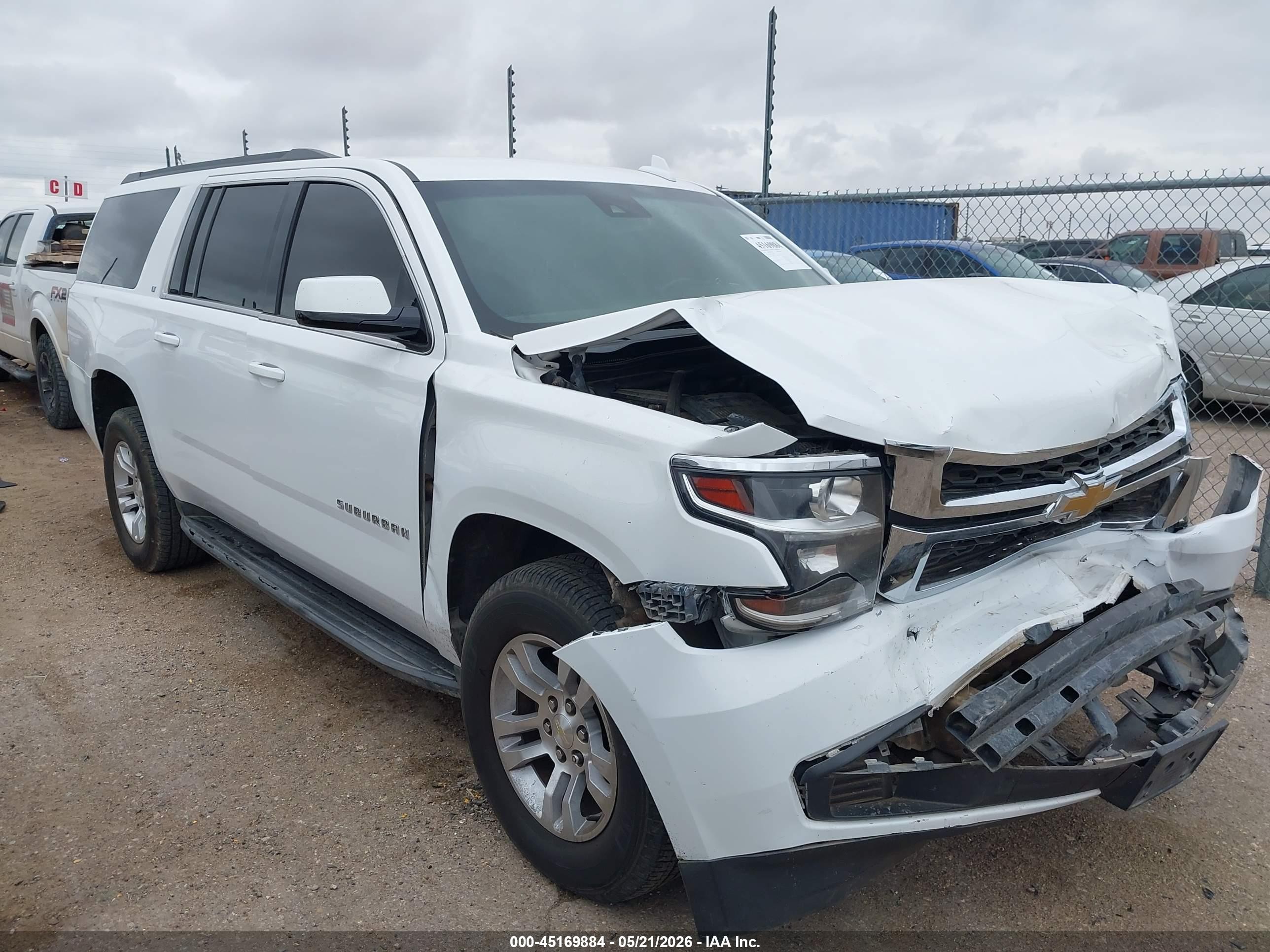 2018 Chevrolet Suburban LT, VIN 1GNSCHKC1JR101851 — Front end