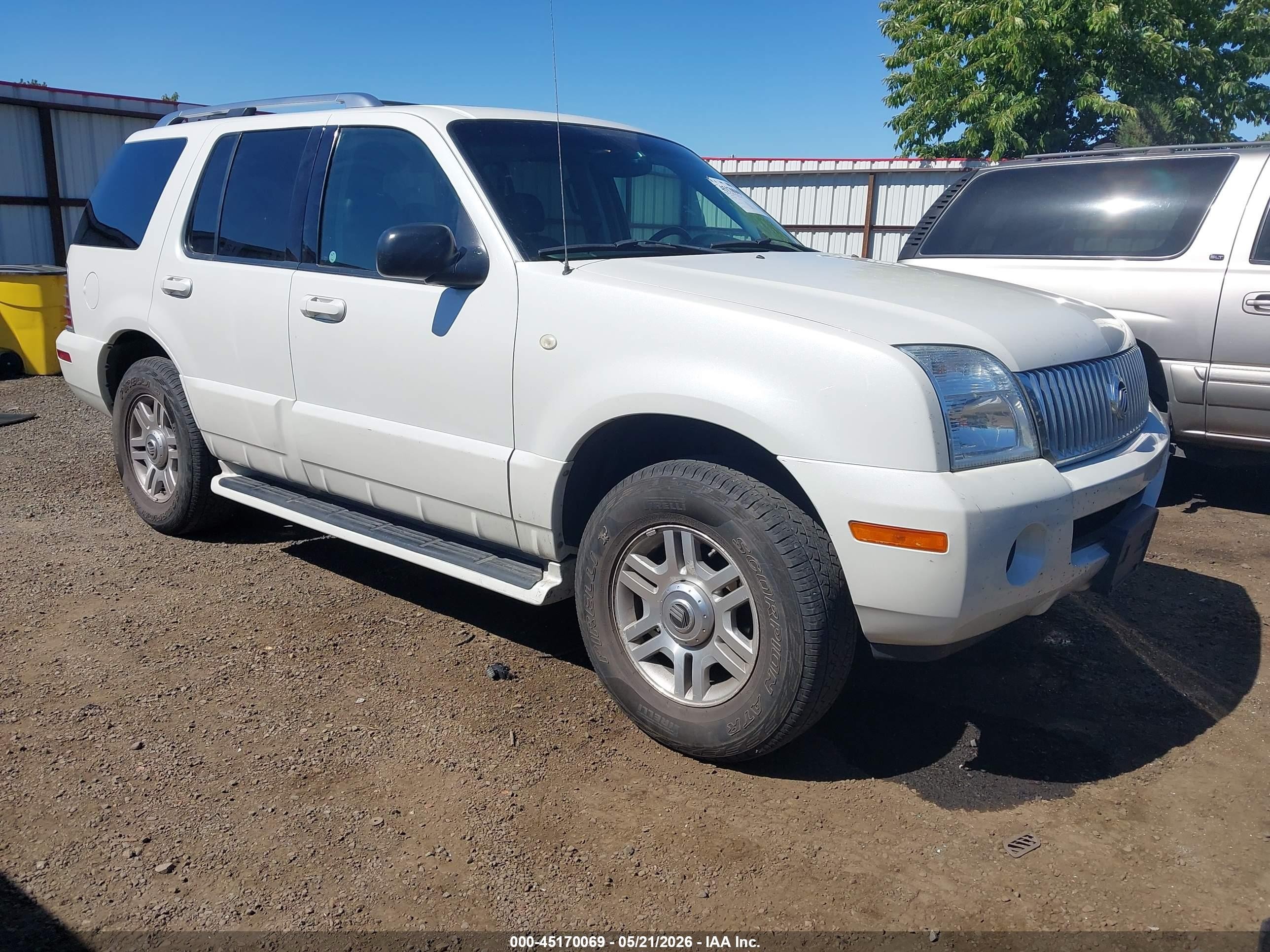 2004 Mercury Mountaineer Convenience, VIN 4M2DU86W54ZJ11686 — Rear end