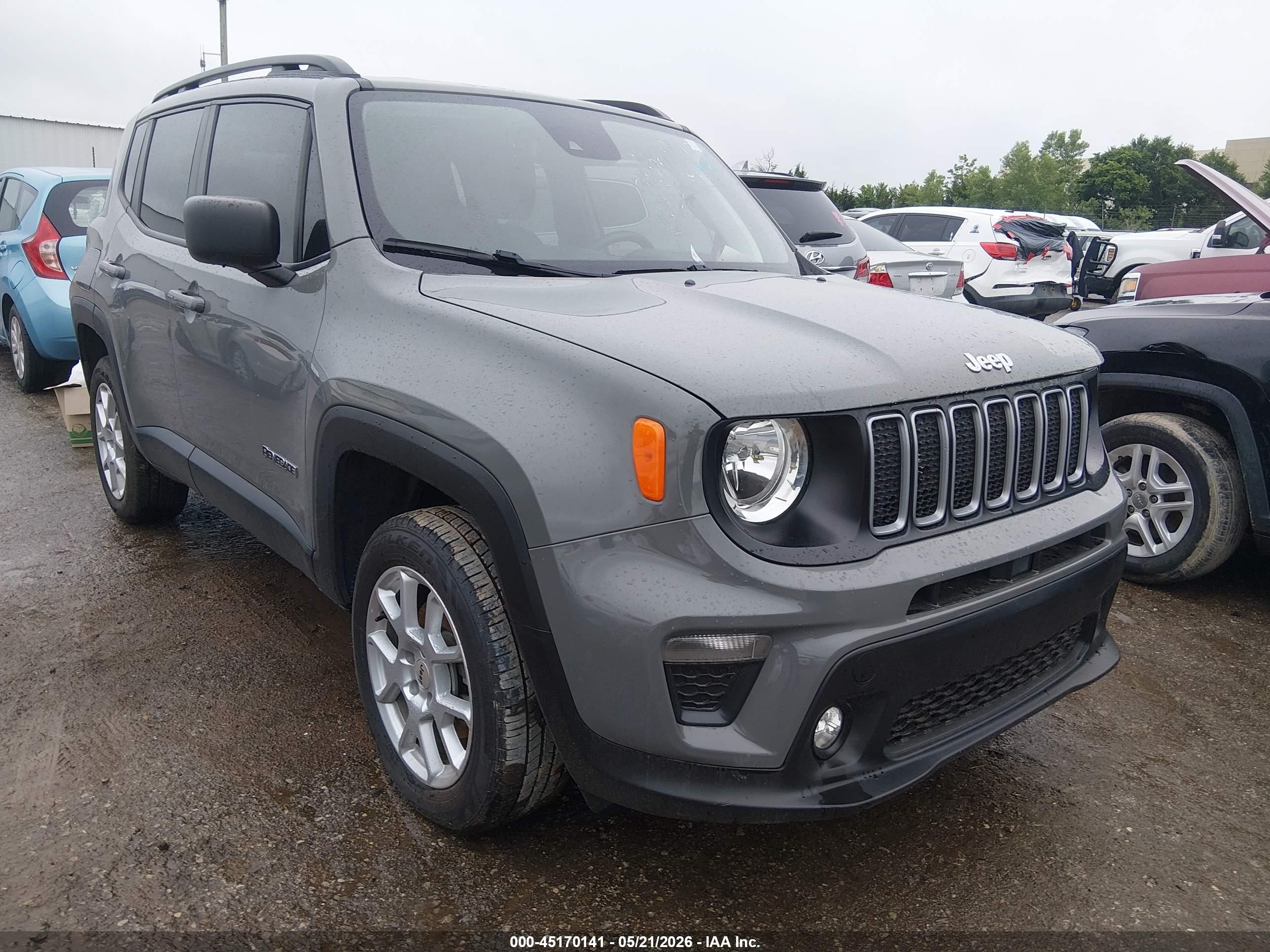 2022 Jeep Renegade Latitude, VIN ZACNJDB15NPN80117 — Зад