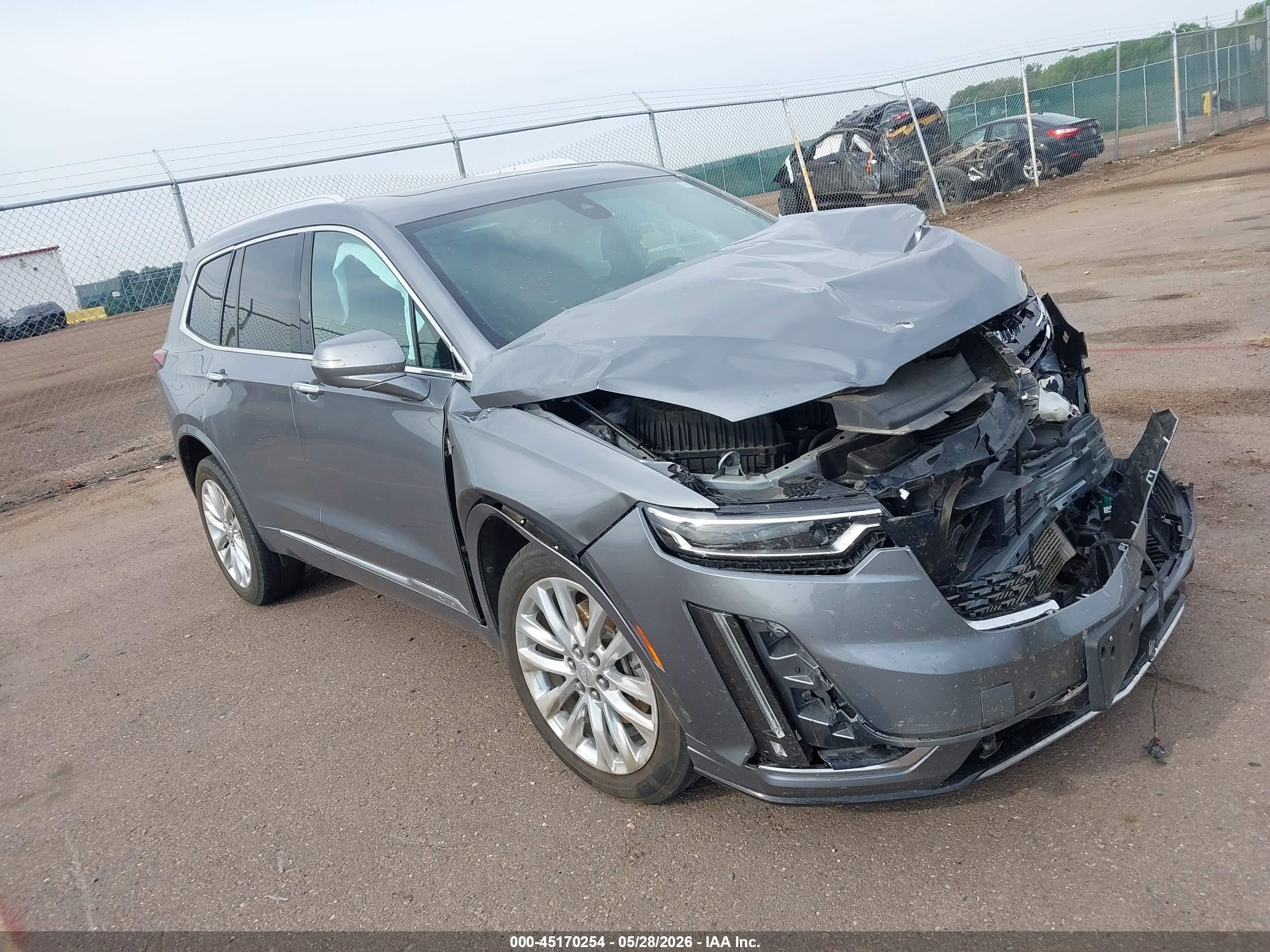 2020 Cadillac XT6 AWD Premium Luxury, VIN 1GYKPDRS7LZ134028 — Перед
