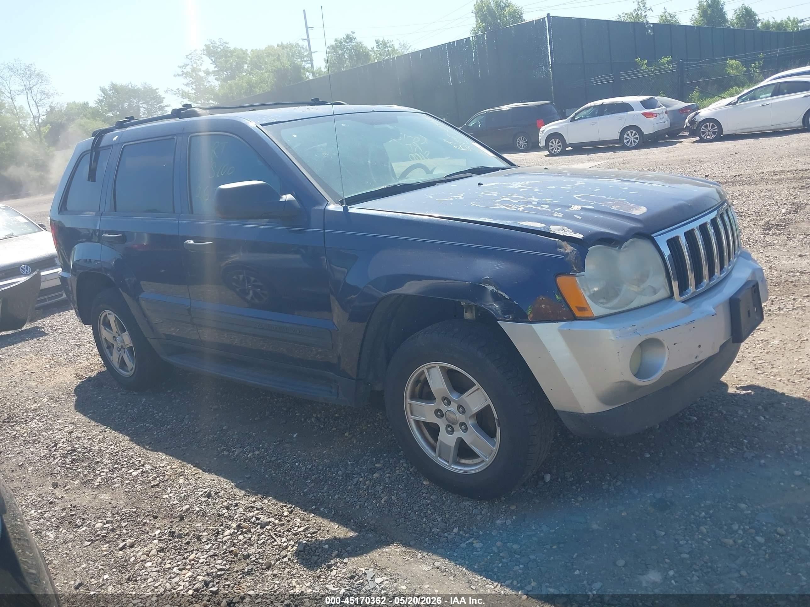 2006 Jeep Grand Cherokee Laredo, VIN 1J4GR48K56C201346 — Front end