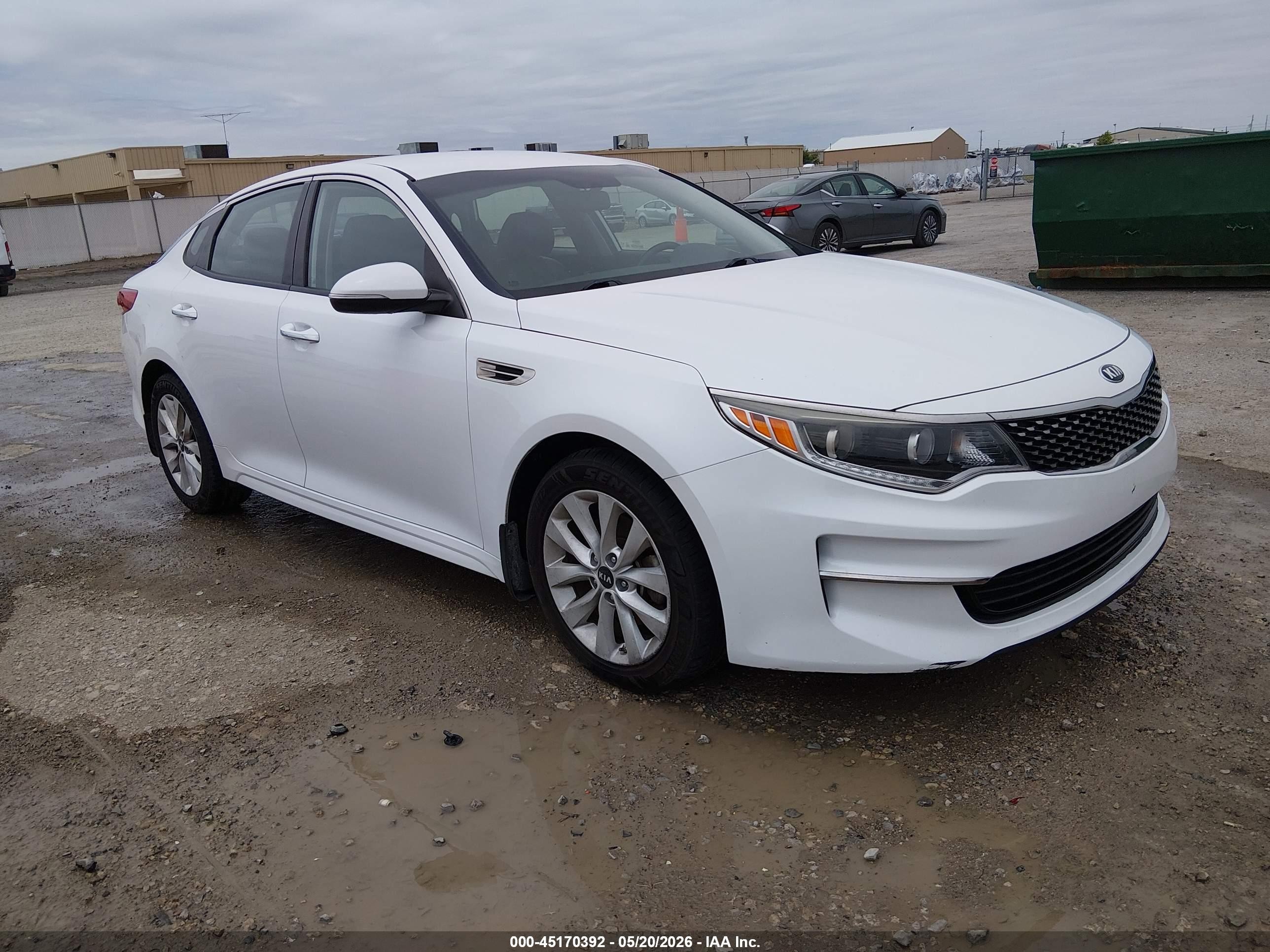 2017 Kia Optima EX, VIN 5XXGU4L35HG158036 — Front end