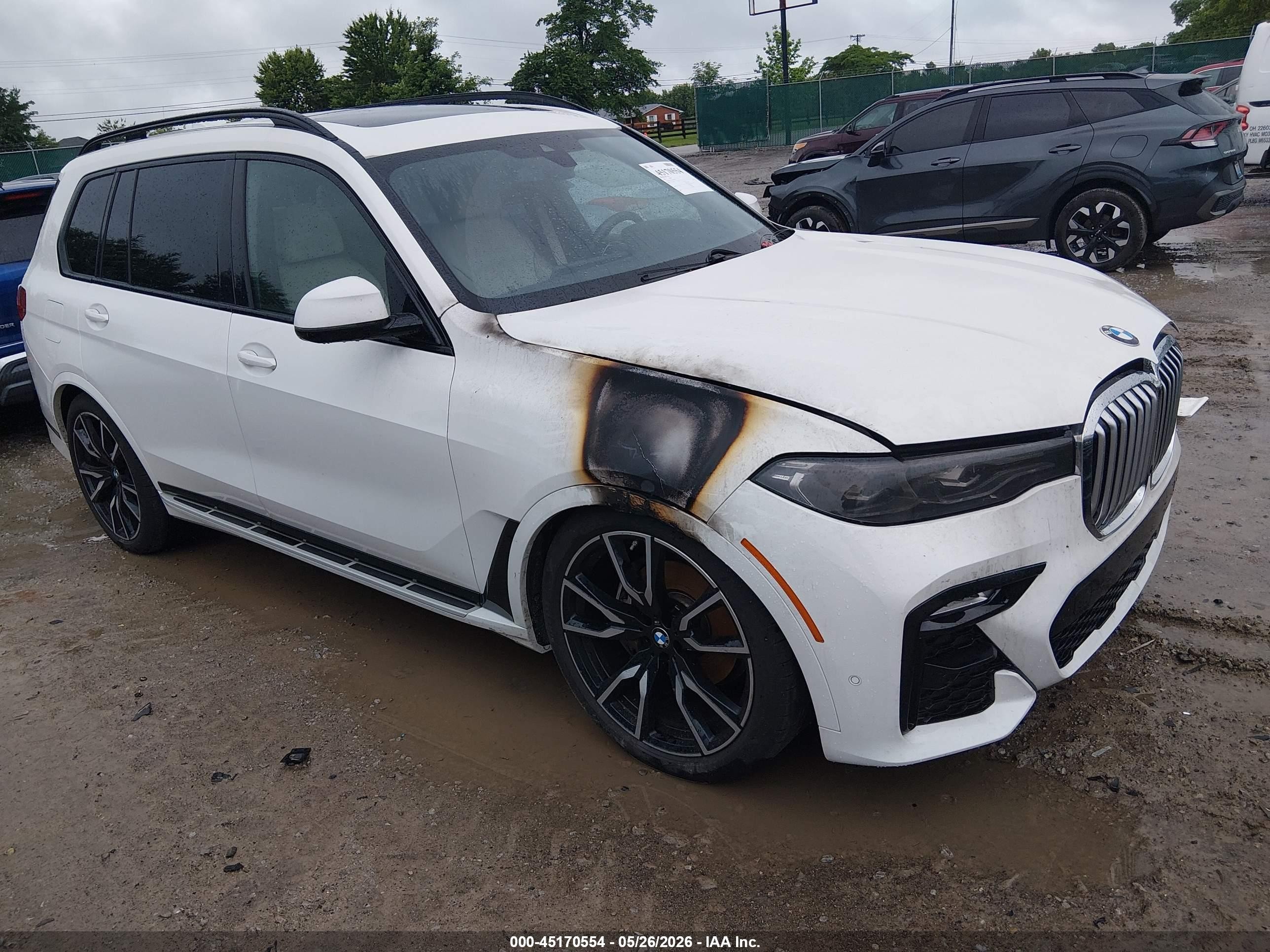 2022 BMW X7 xDrive40i, VIN 5UXCW2C03N9M41061 — Engine fire