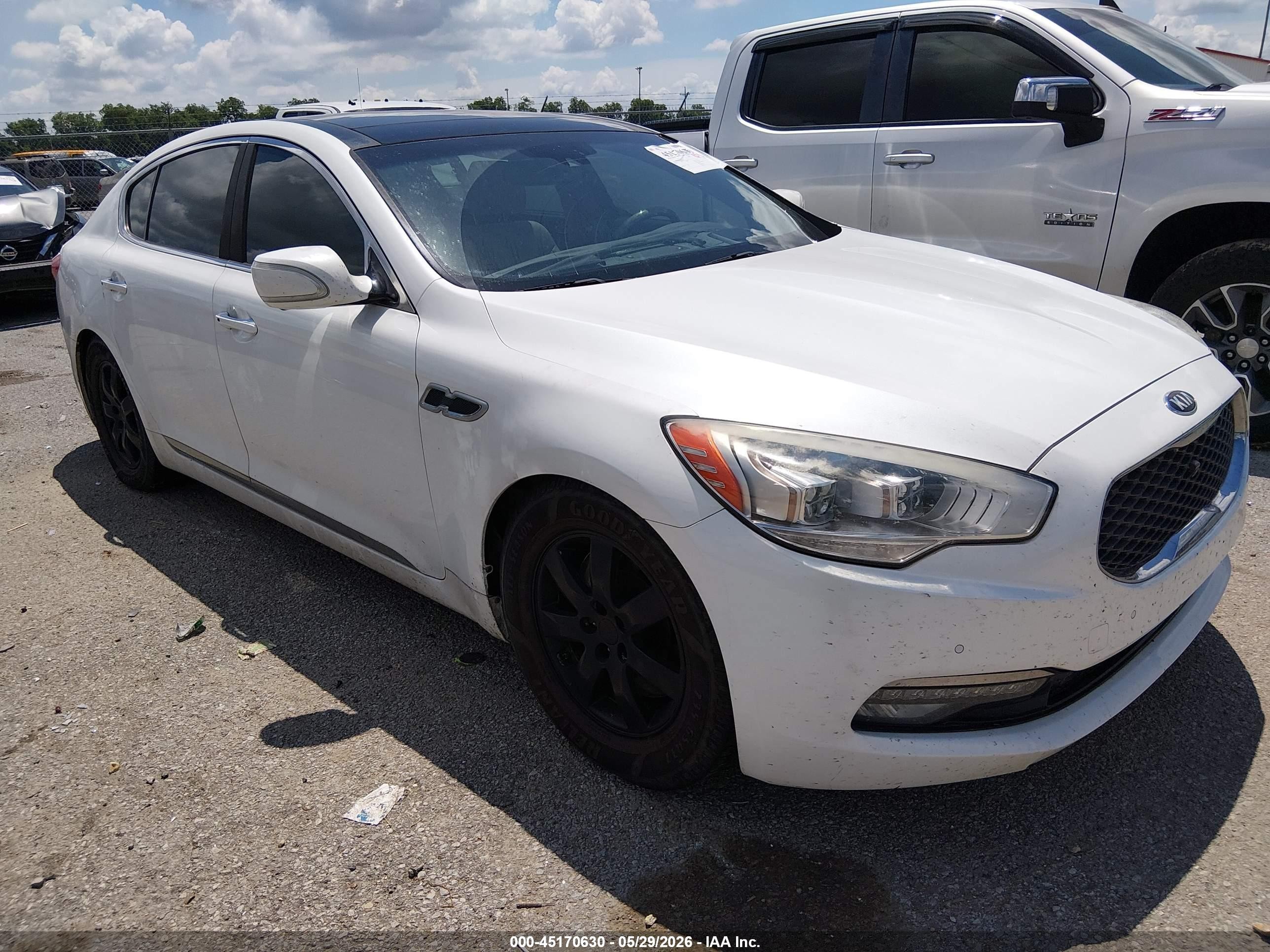 2015 Kia K900 Luxury, VIN KNALW4D48F6017910 — Front end