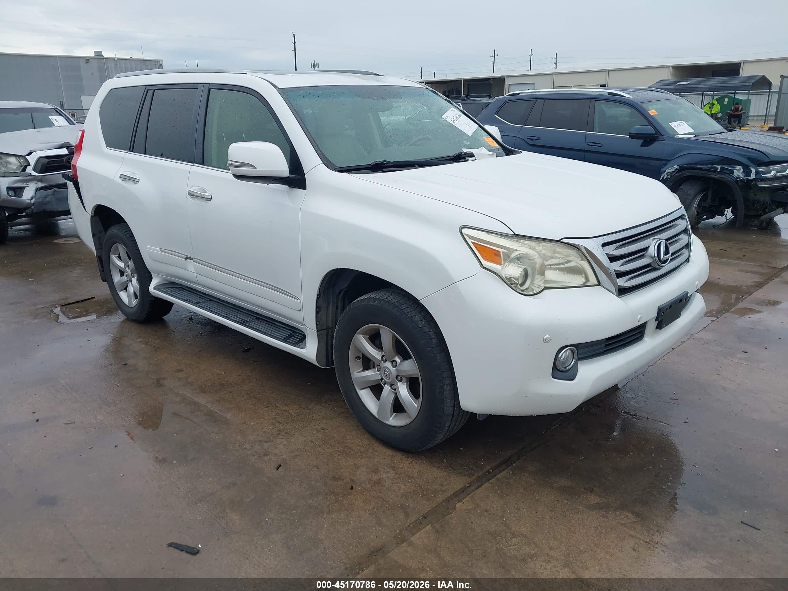 2013 Lexus GX 460, VIN JTJBM7FX3D5052268 — Rear end
