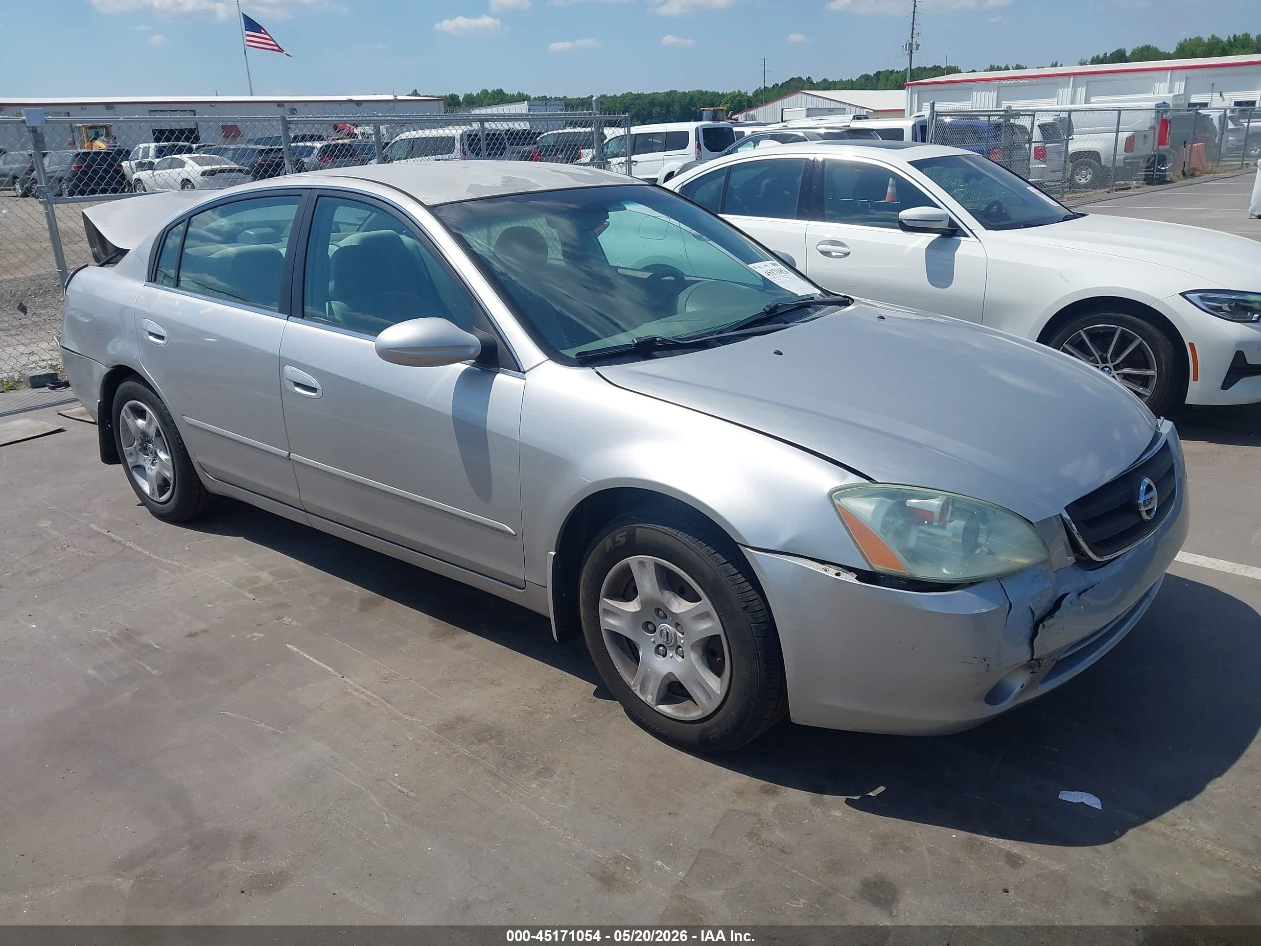 2004 Nissan Altima S, VIN 1N4AL11D94C142411 — Rear end