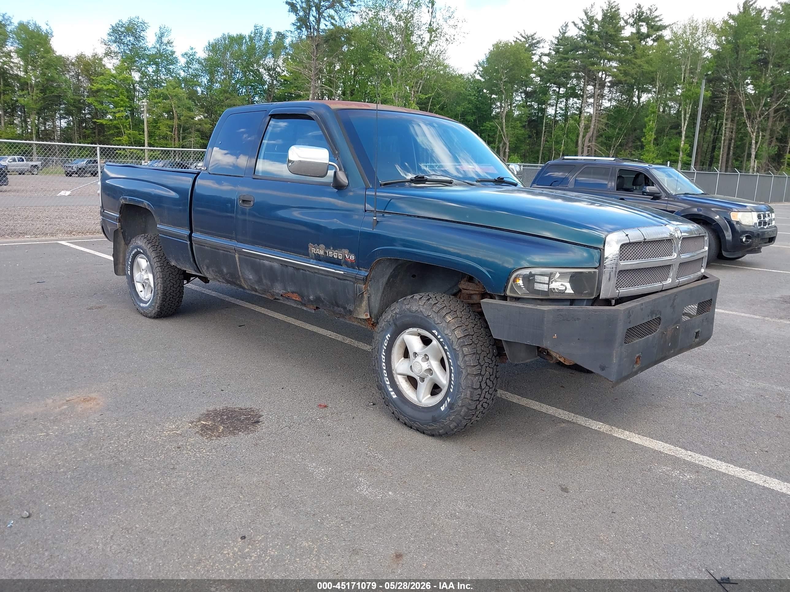 1995 Dodge 1500, VIN 3B7HF13Y1SM161756 — Side