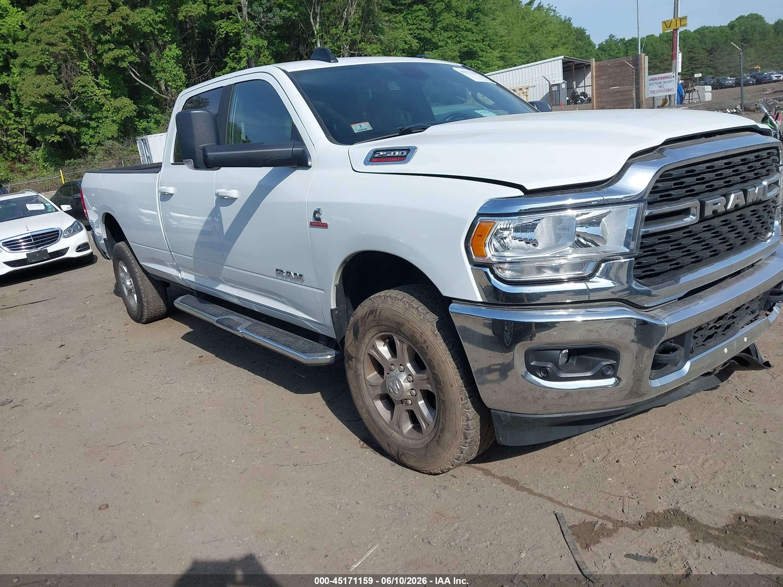 2022 Ram 2500 Big Horn, VIN 3C6UR5JL1NG271561 — Front end