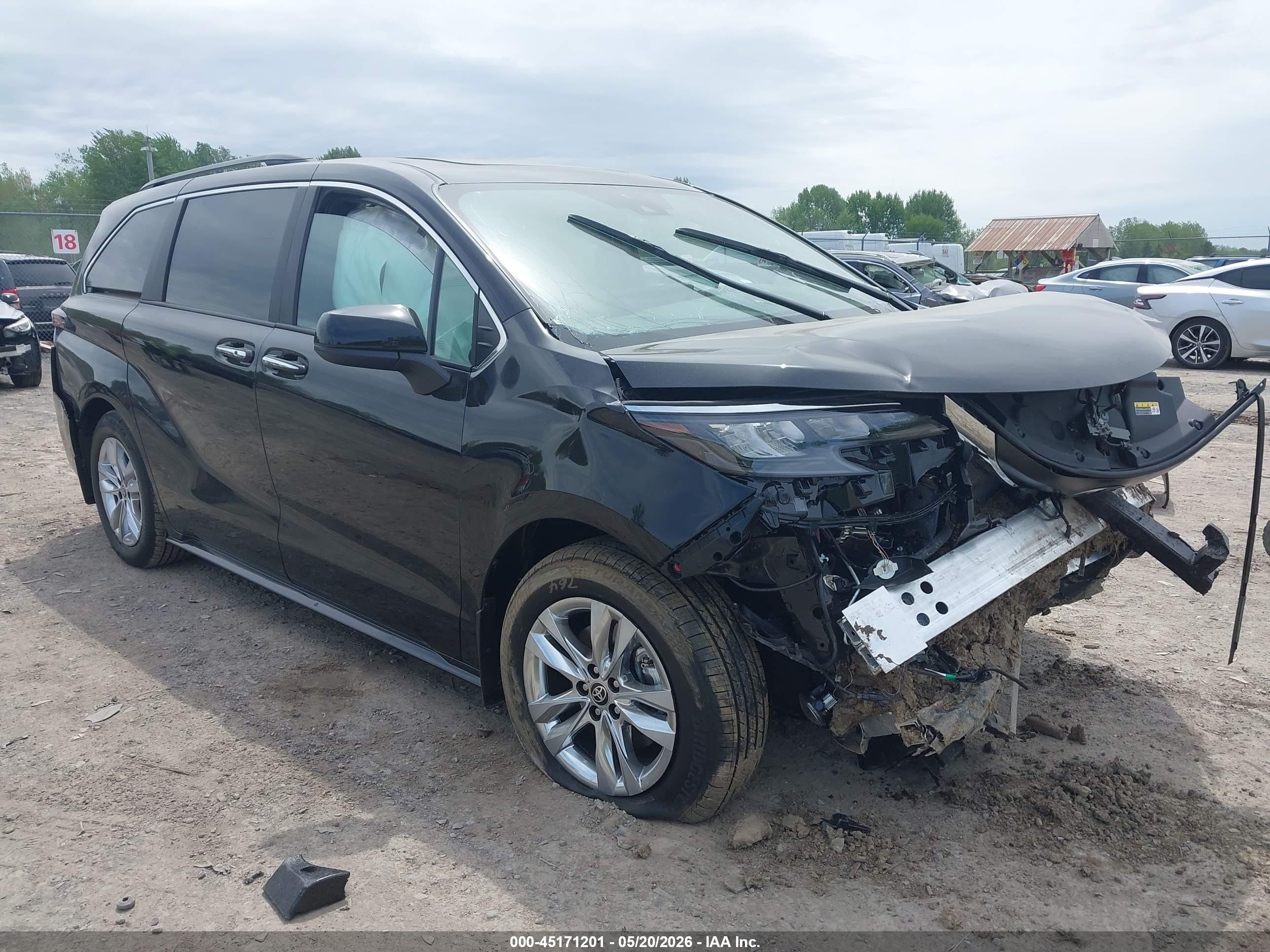 2026 Toyota Sienna XLE, VIN 5TDYSKFC6TS257885 — All over